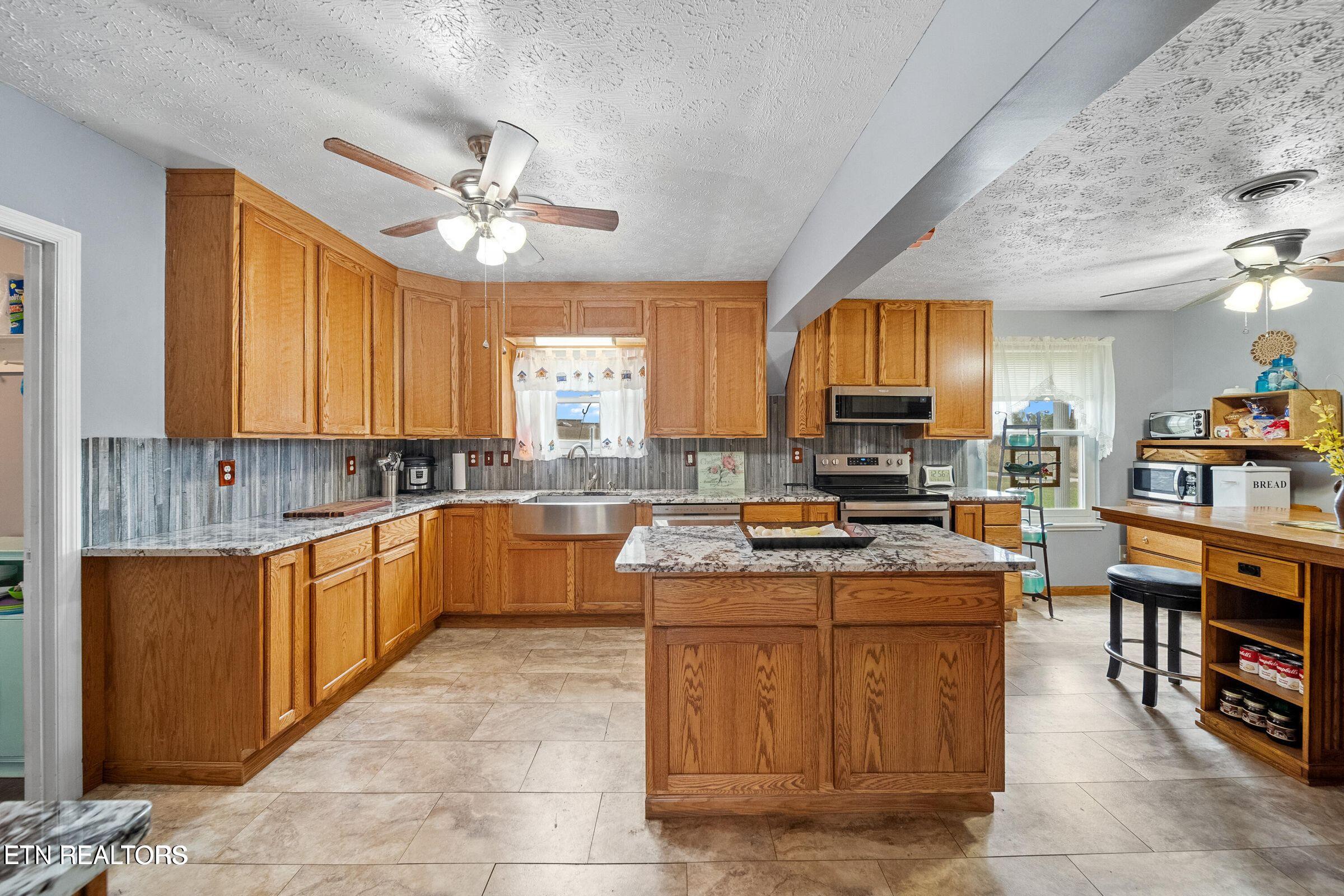 1016 Swan Pond Circle Road Harriman TN 37748