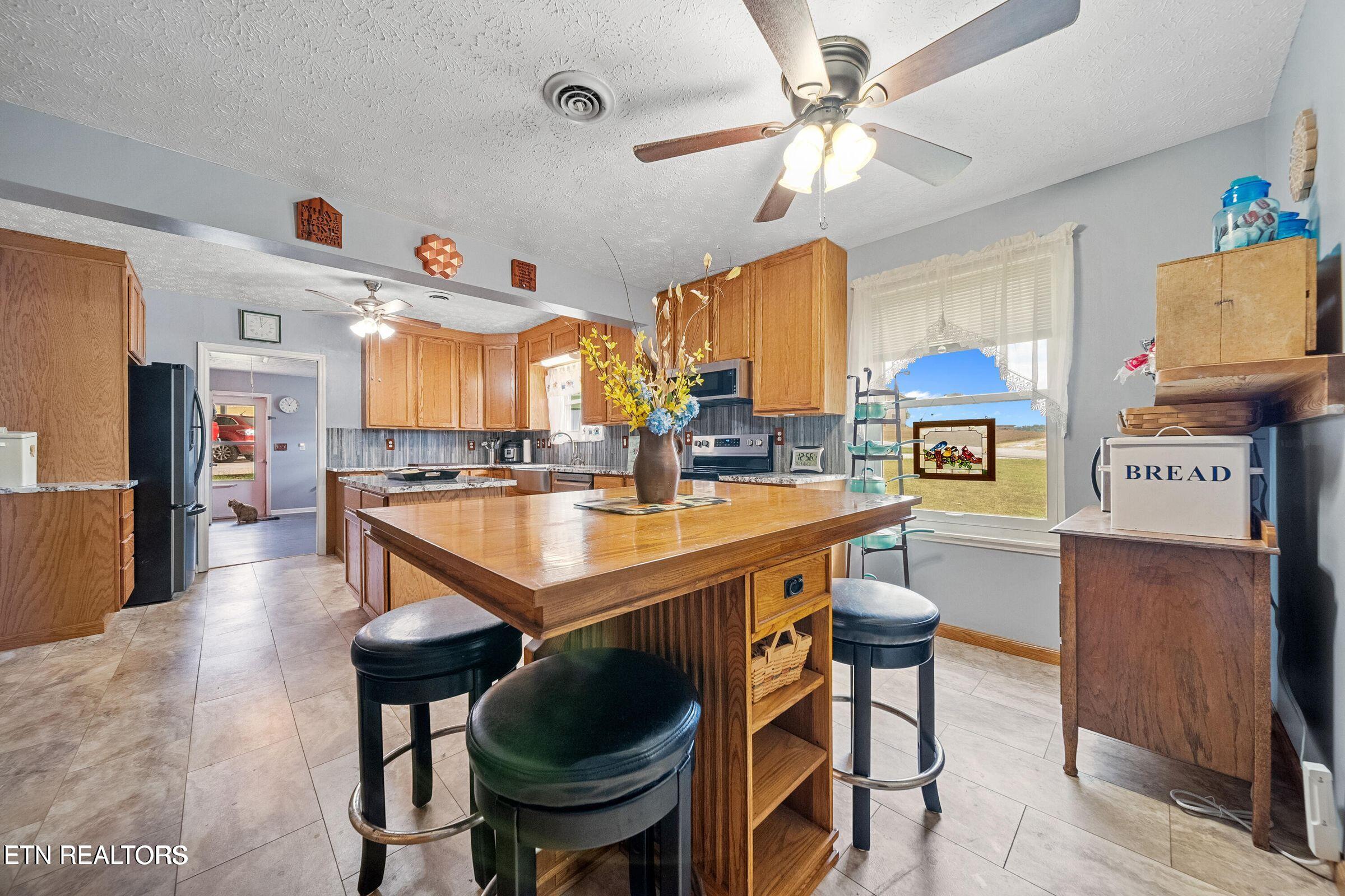 1016 Swan Pond Circle Road Harriman TN 37748