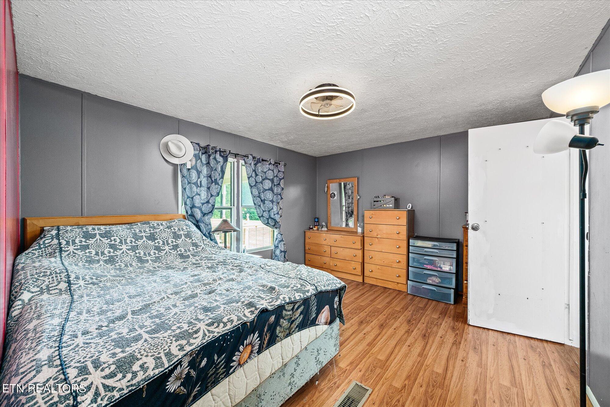 2152 Alloway Road Grandview TN 37337