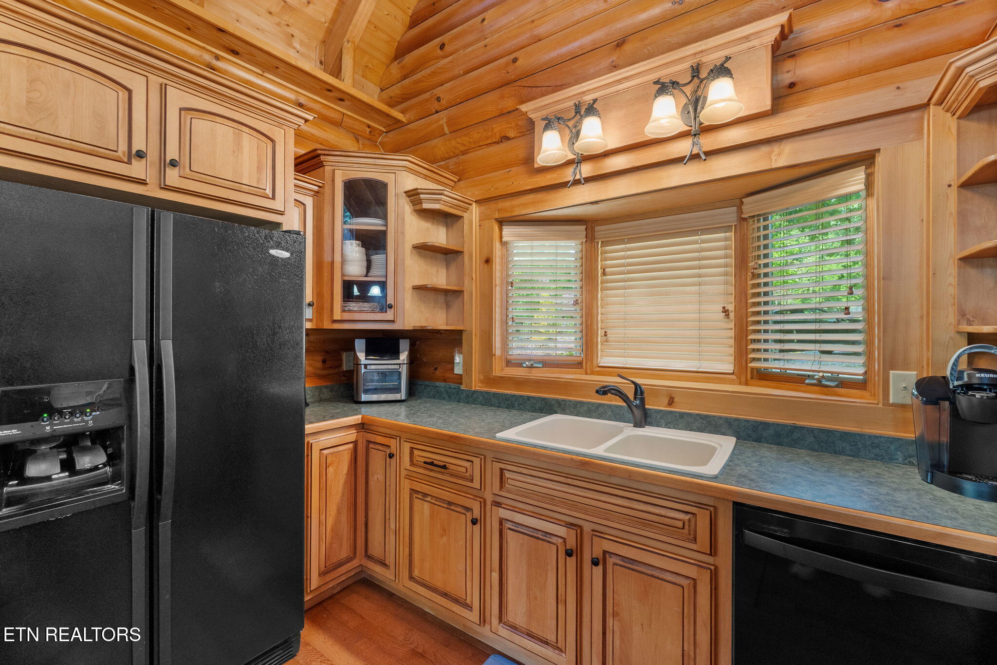 2804 Cedar Falls Way Sevierville TN 37862