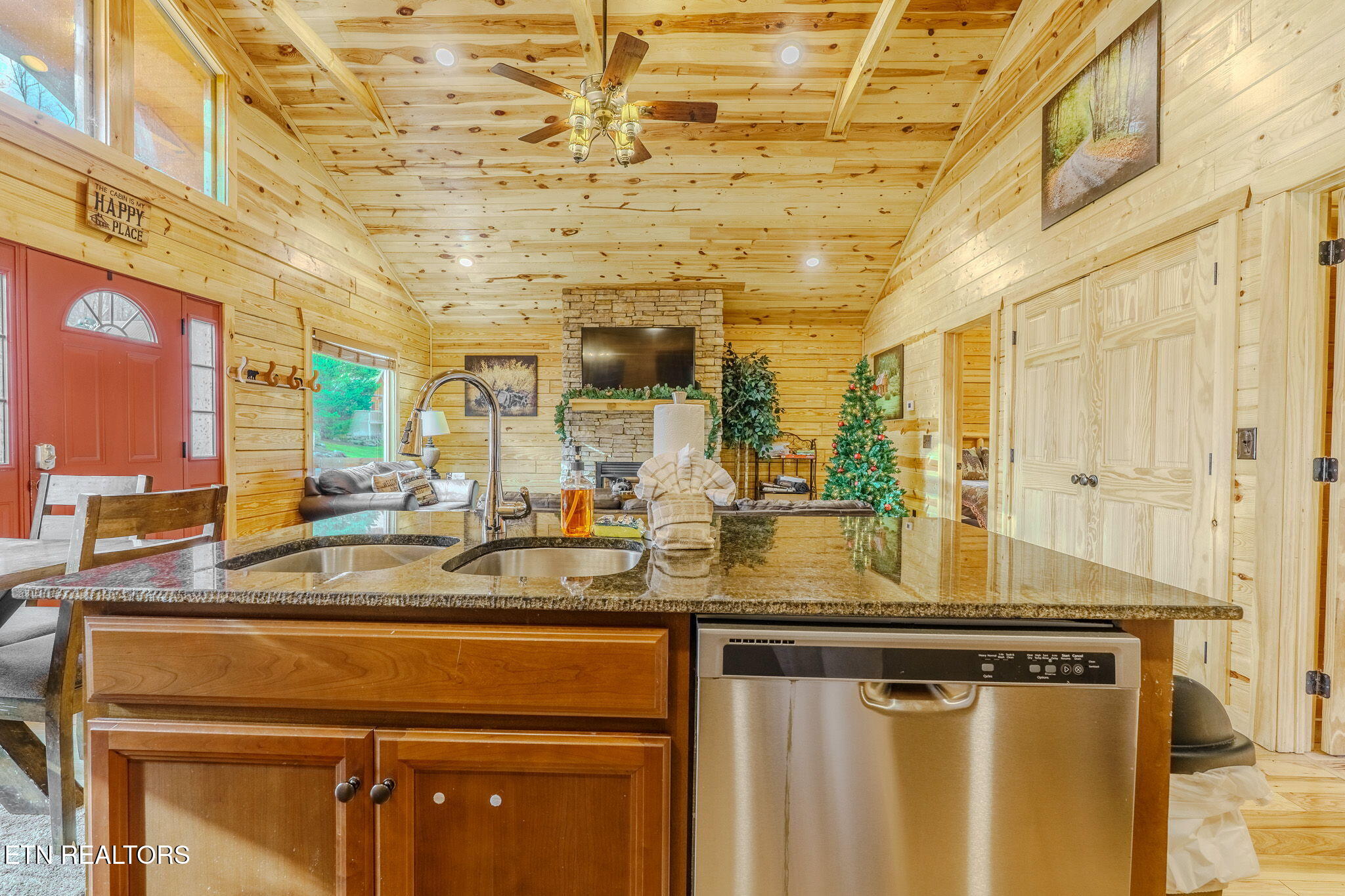 221 Forrest Loop Way Gatlinburg TN 37738