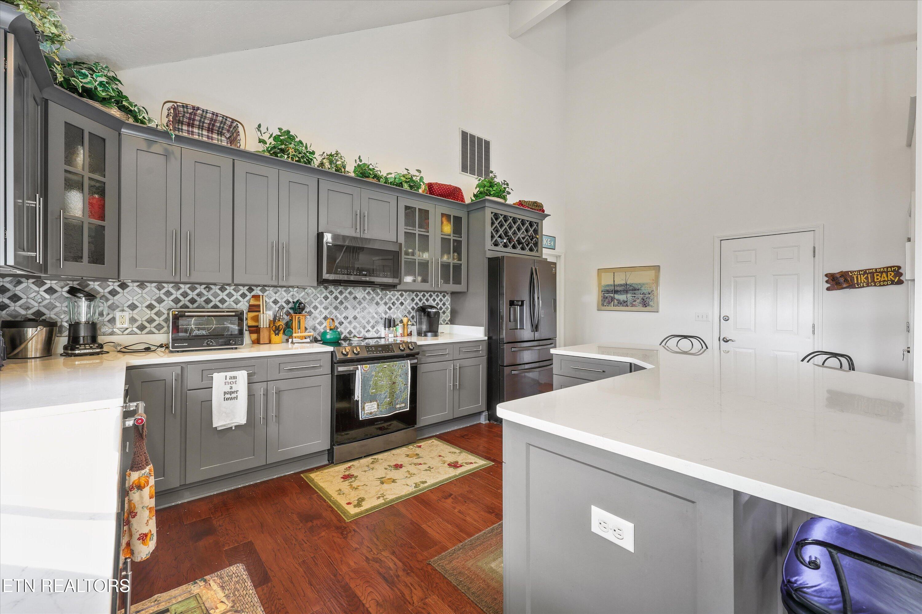 1189 Deerfield Way Lafollette TN 37766