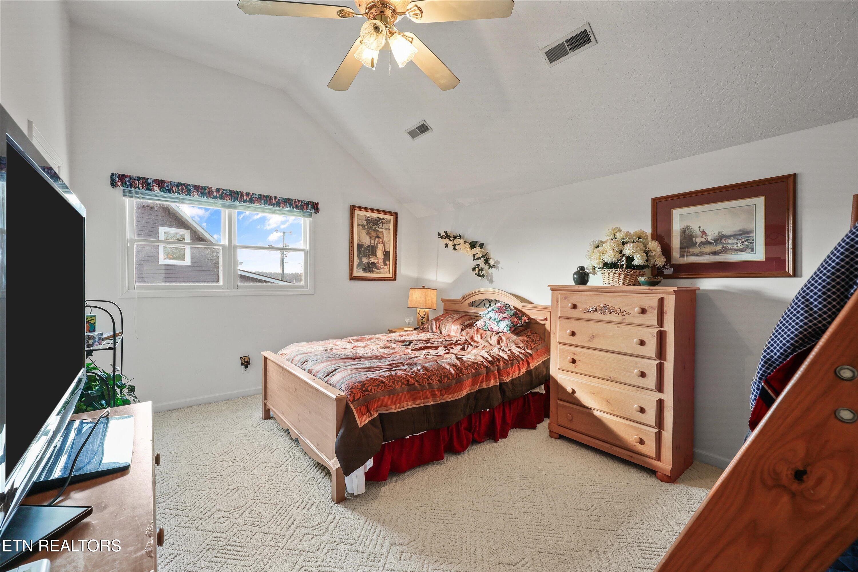 1189 Deerfield Way Lafollette TN 37766