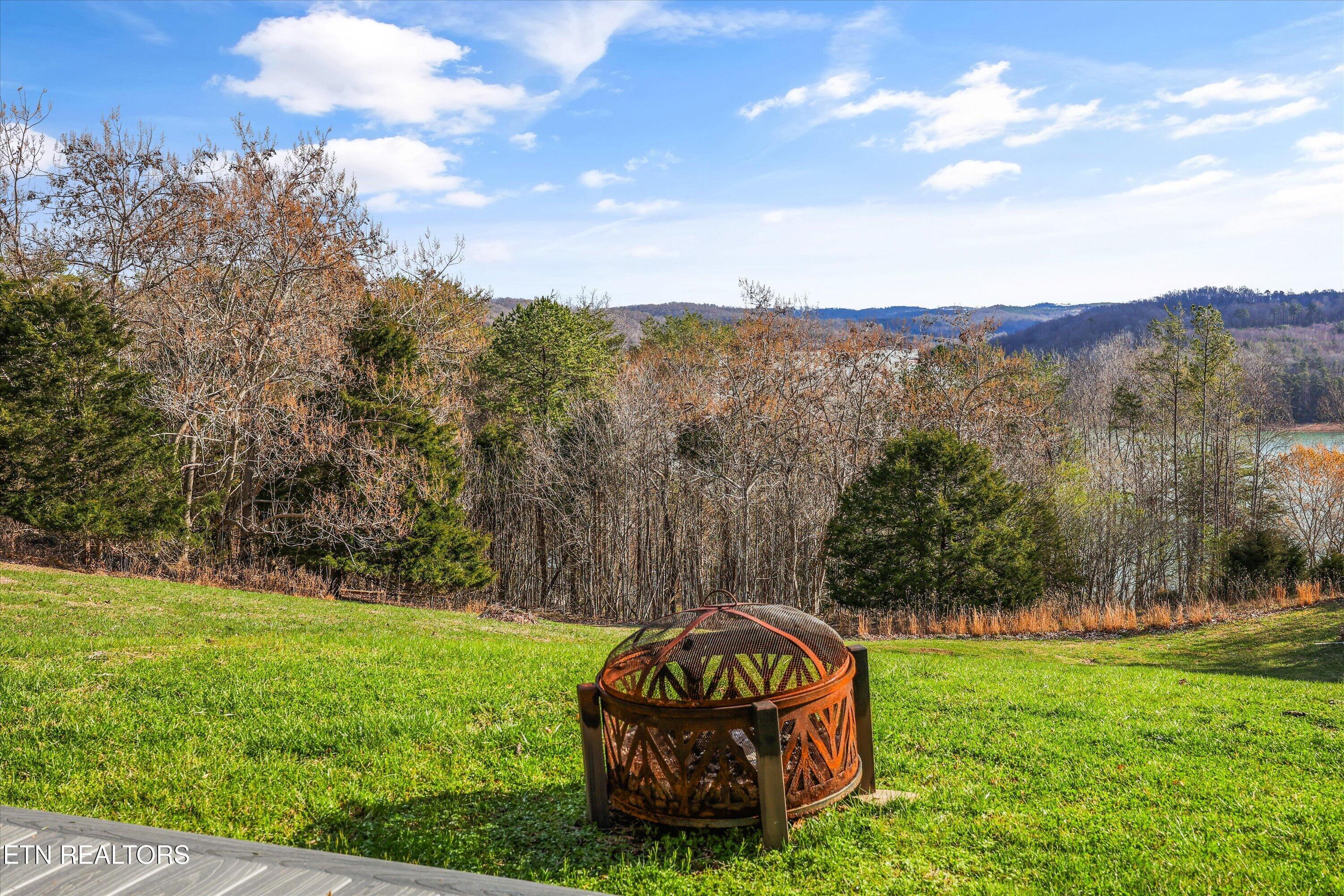 1189 Deerfield Way Lafollette TN 37766