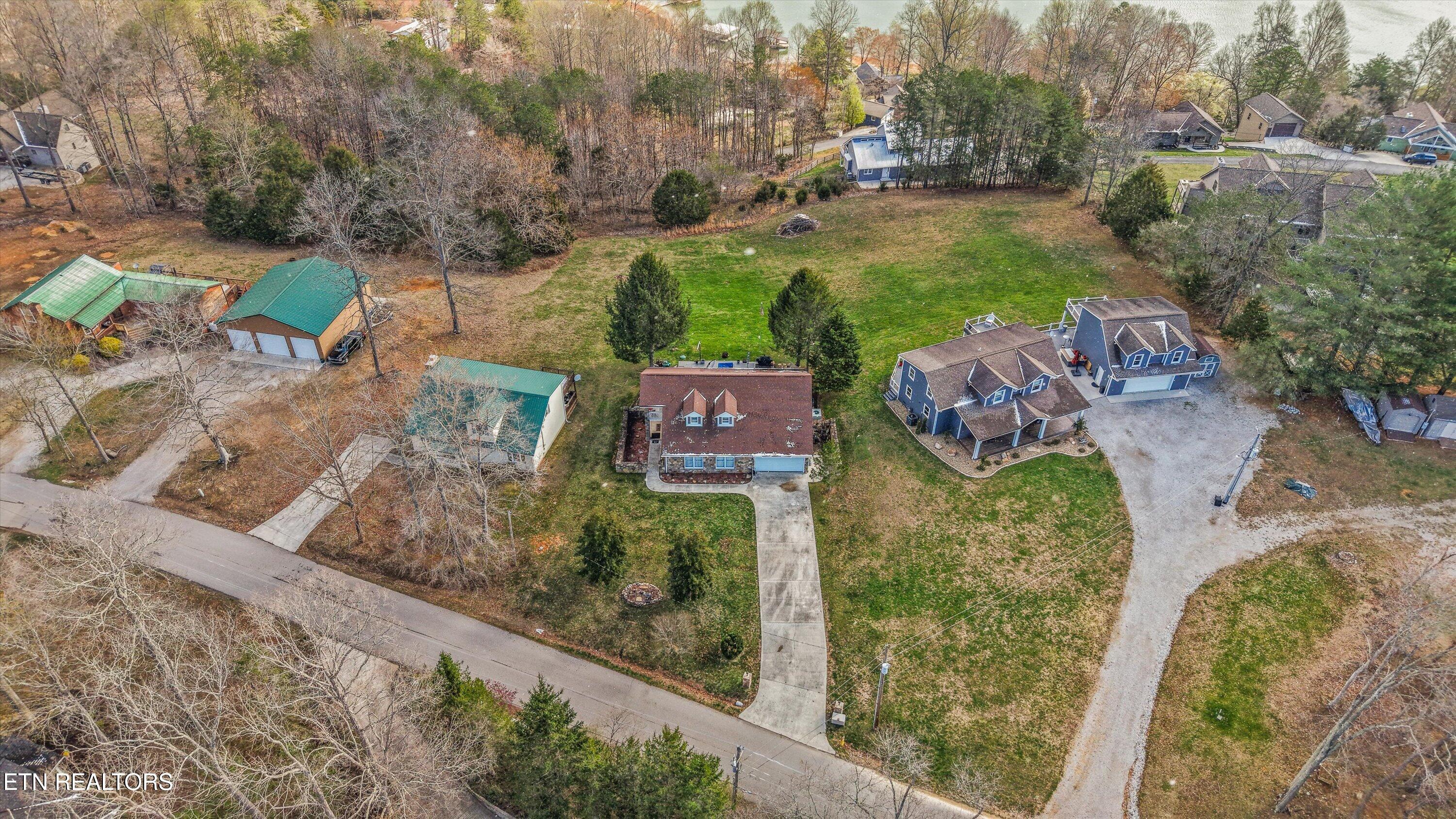 1189 Deerfield Way Lafollette TN 37766