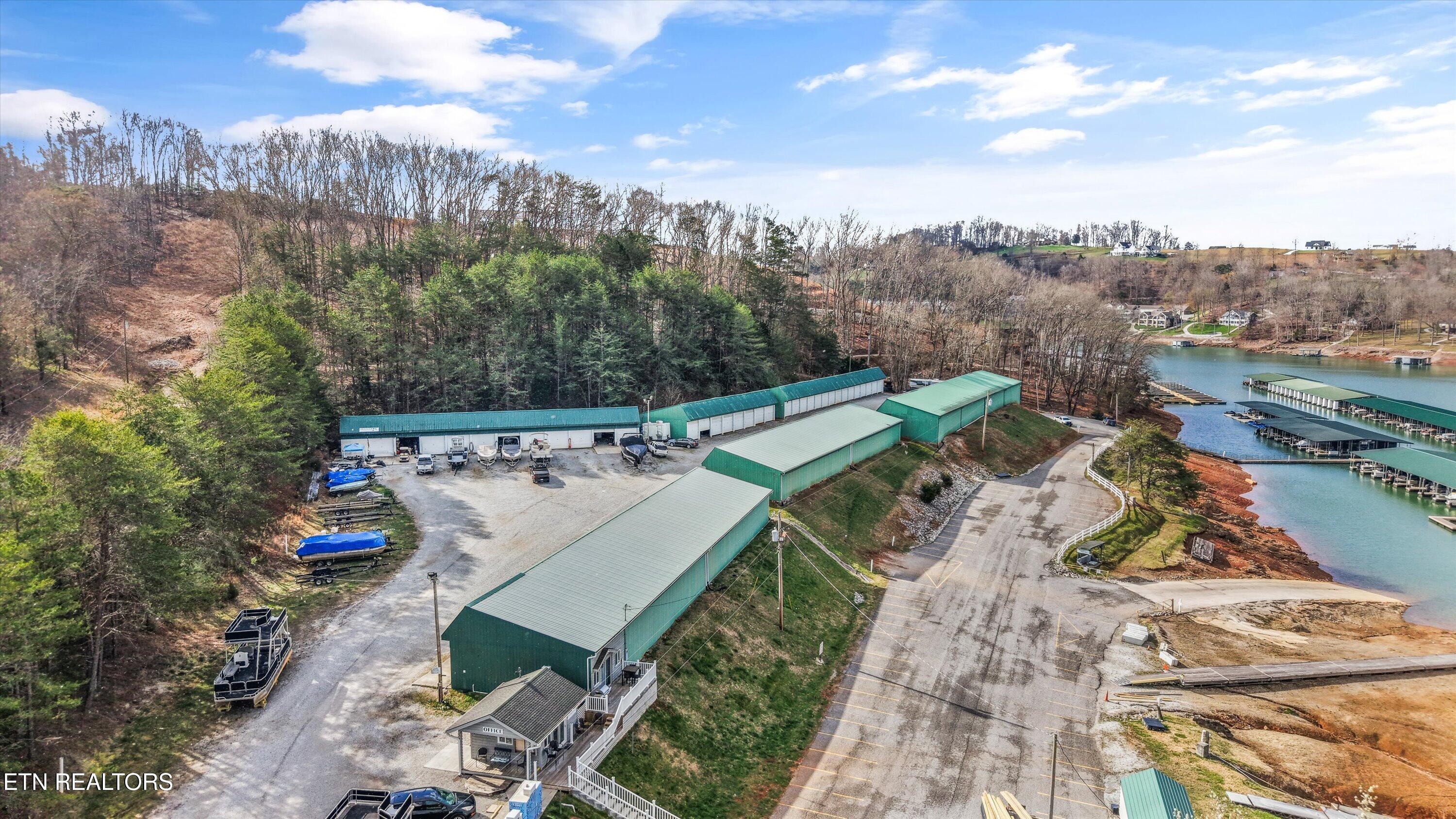 1189 Deerfield Way Lafollette TN 37766