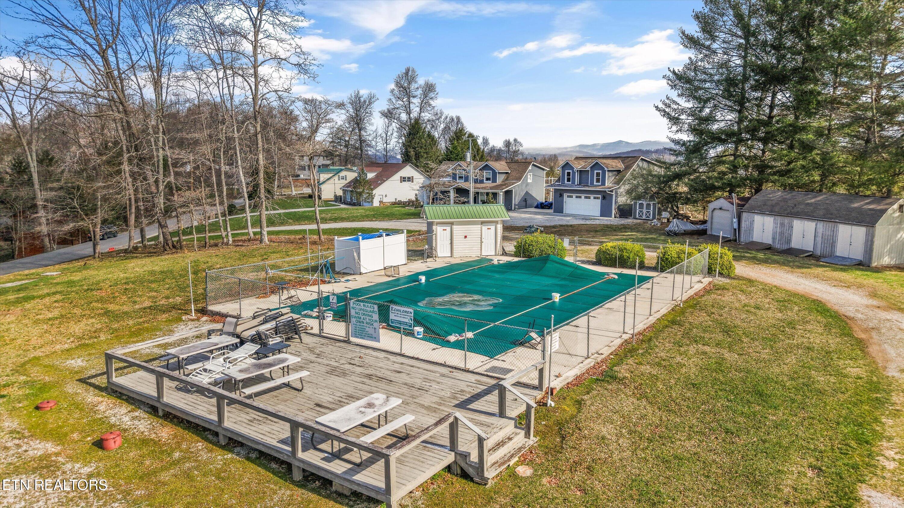 1189 Deerfield Way Lafollette TN 37766