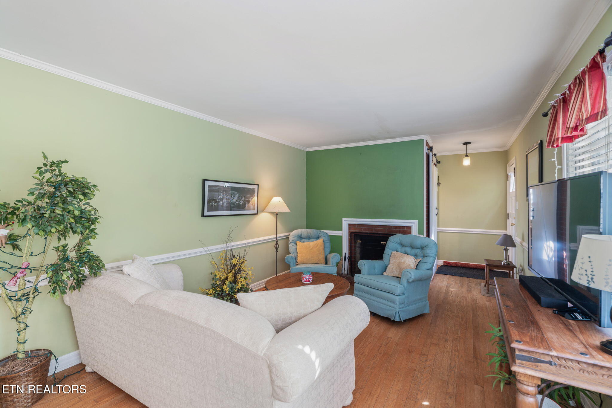 5525 Crestwood Drive Knoxville TN 37914