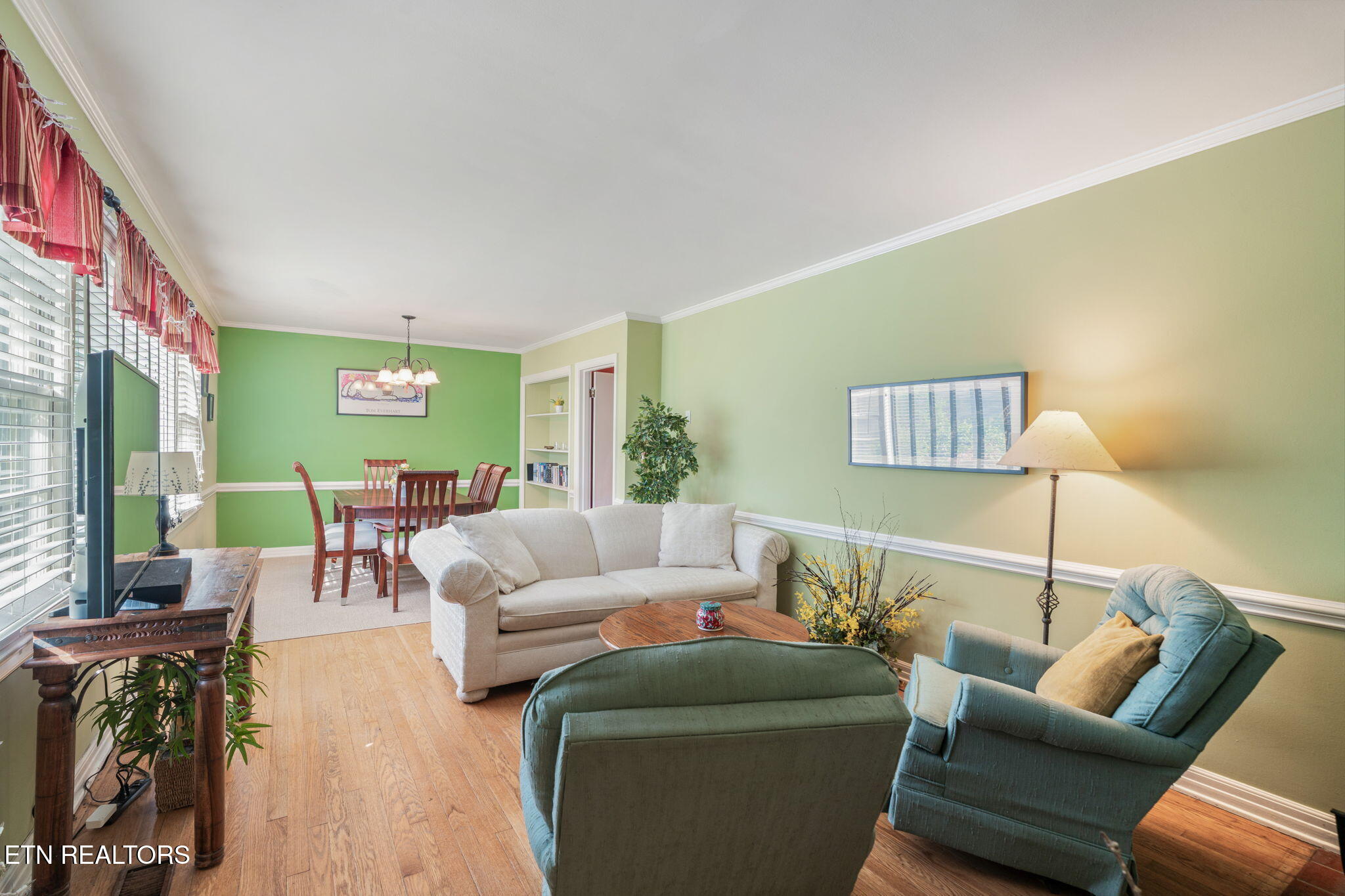 5525 Crestwood Drive Knoxville TN 37914