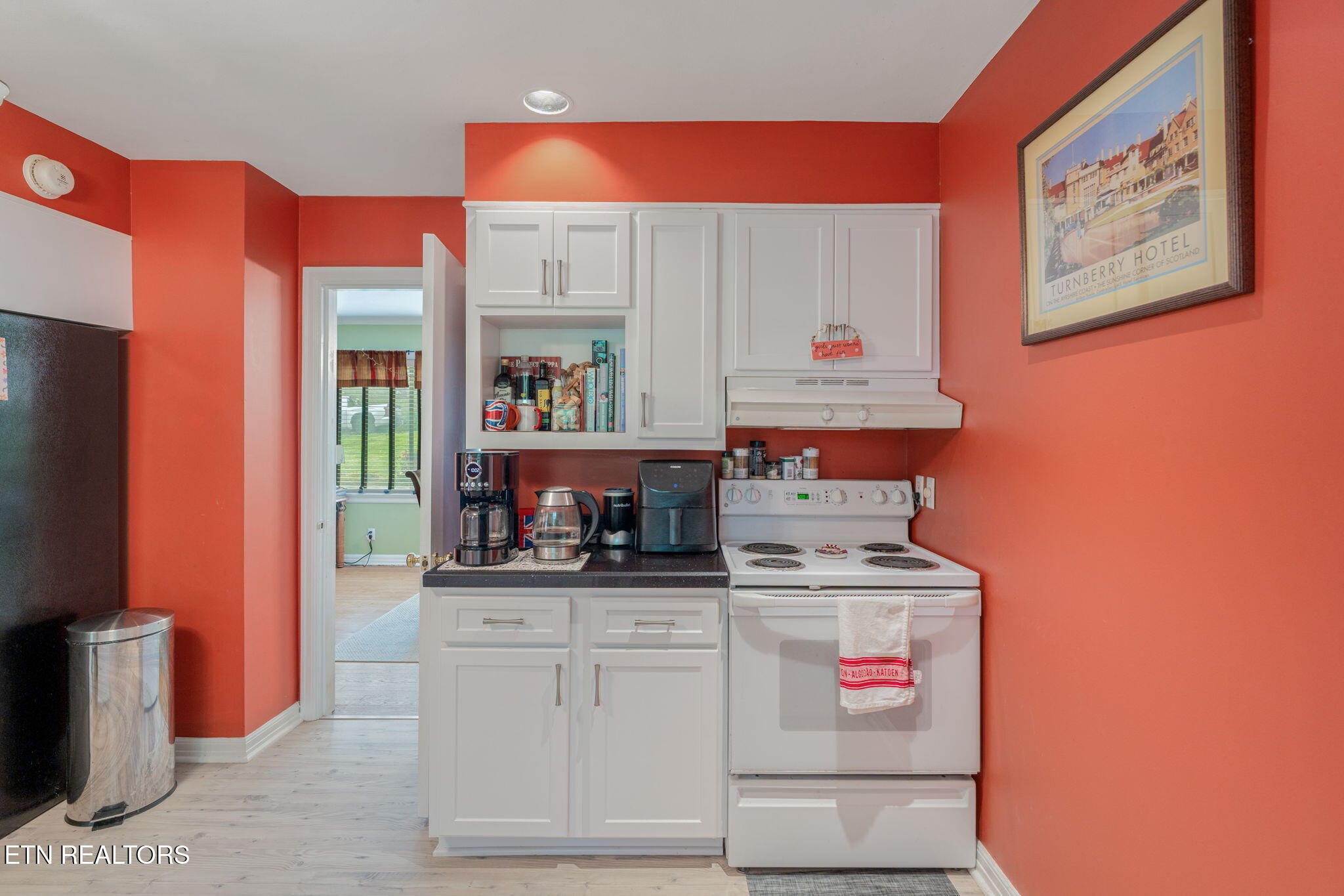 5525 Crestwood Drive Knoxville TN 37914
