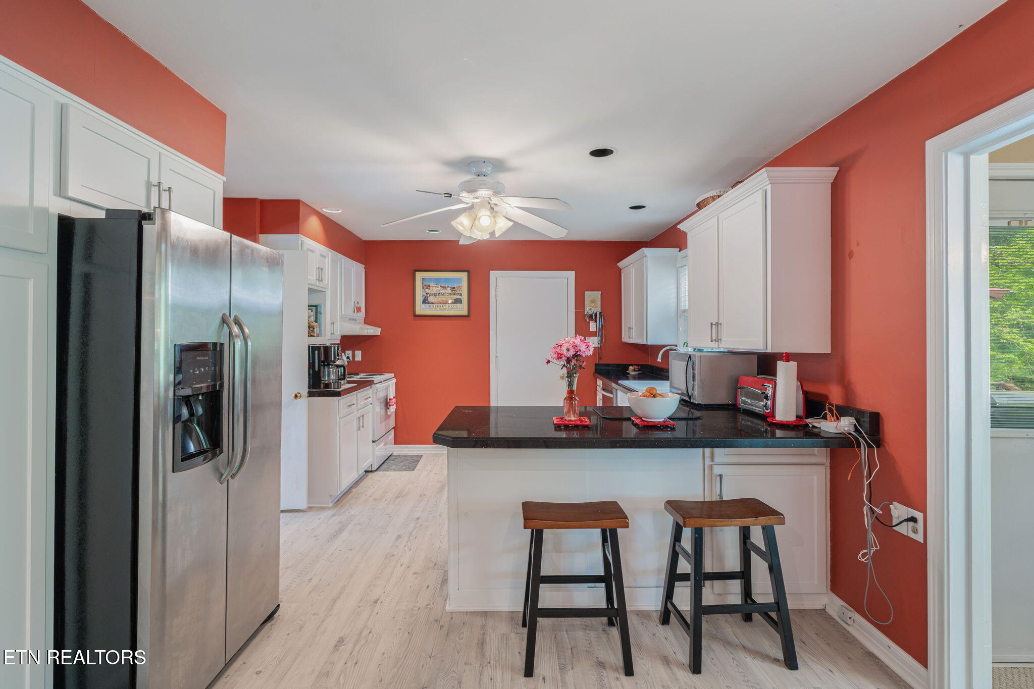 5525 Crestwood Drive Knoxville TN 37914