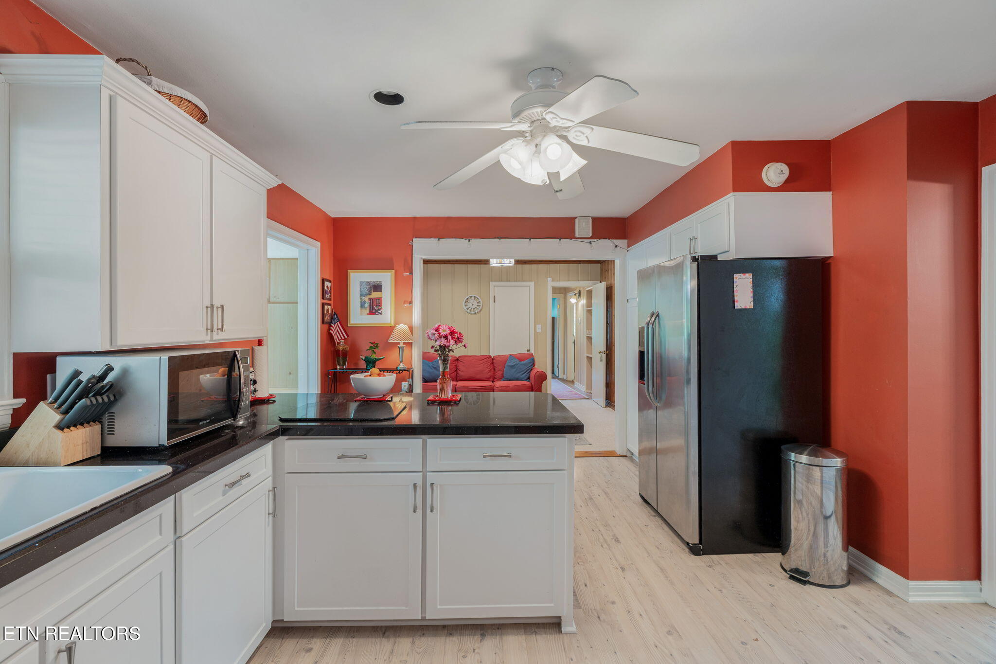 5525 Crestwood Drive Knoxville TN 37914