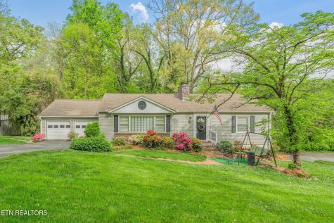 5525 Crestwood Drive Knoxville TN 37914