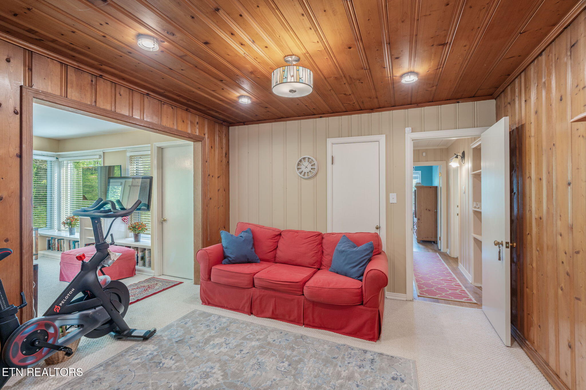 5525 Crestwood Drive Knoxville TN 37914