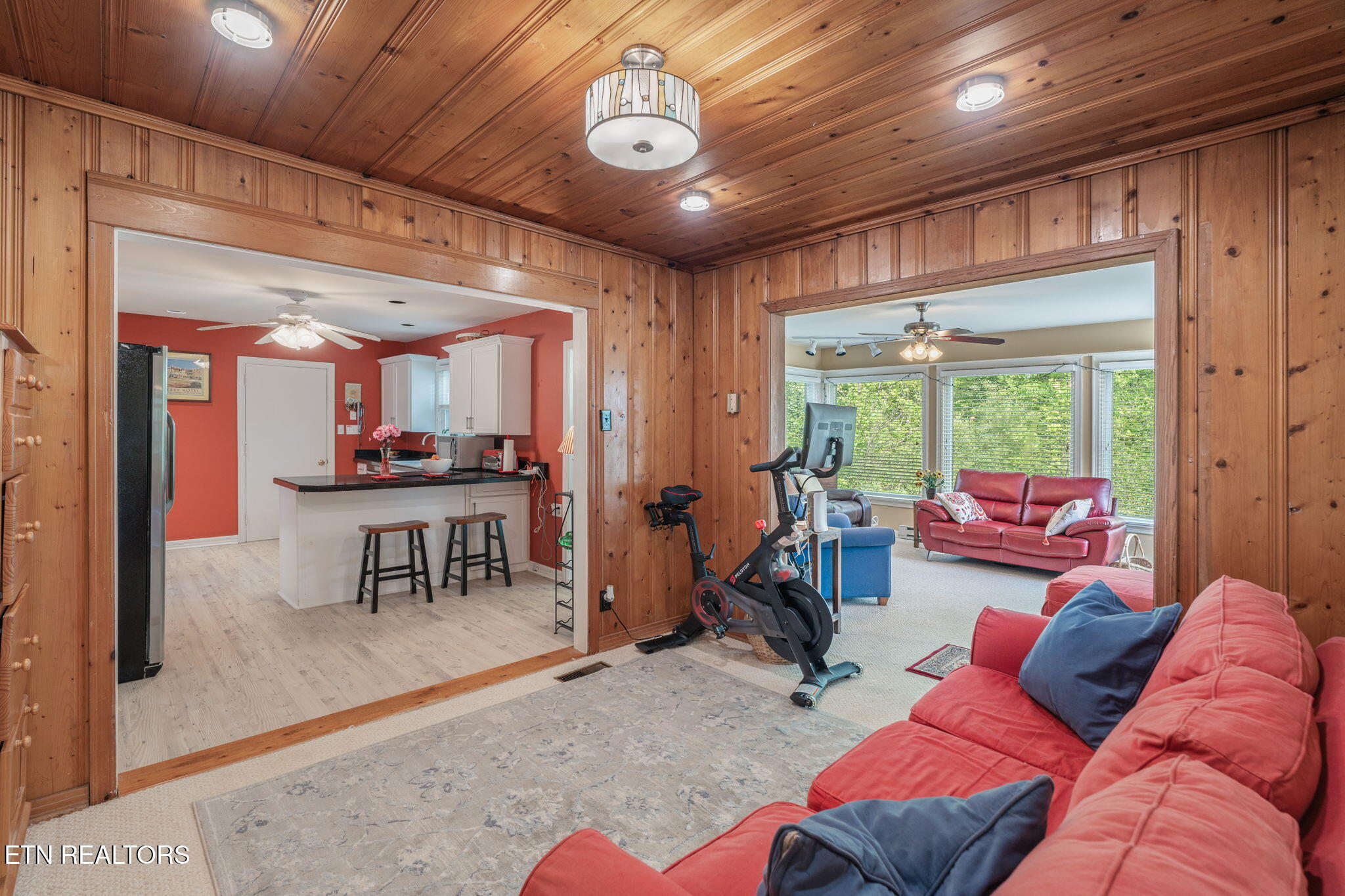 5525 Crestwood Drive Knoxville TN 37914