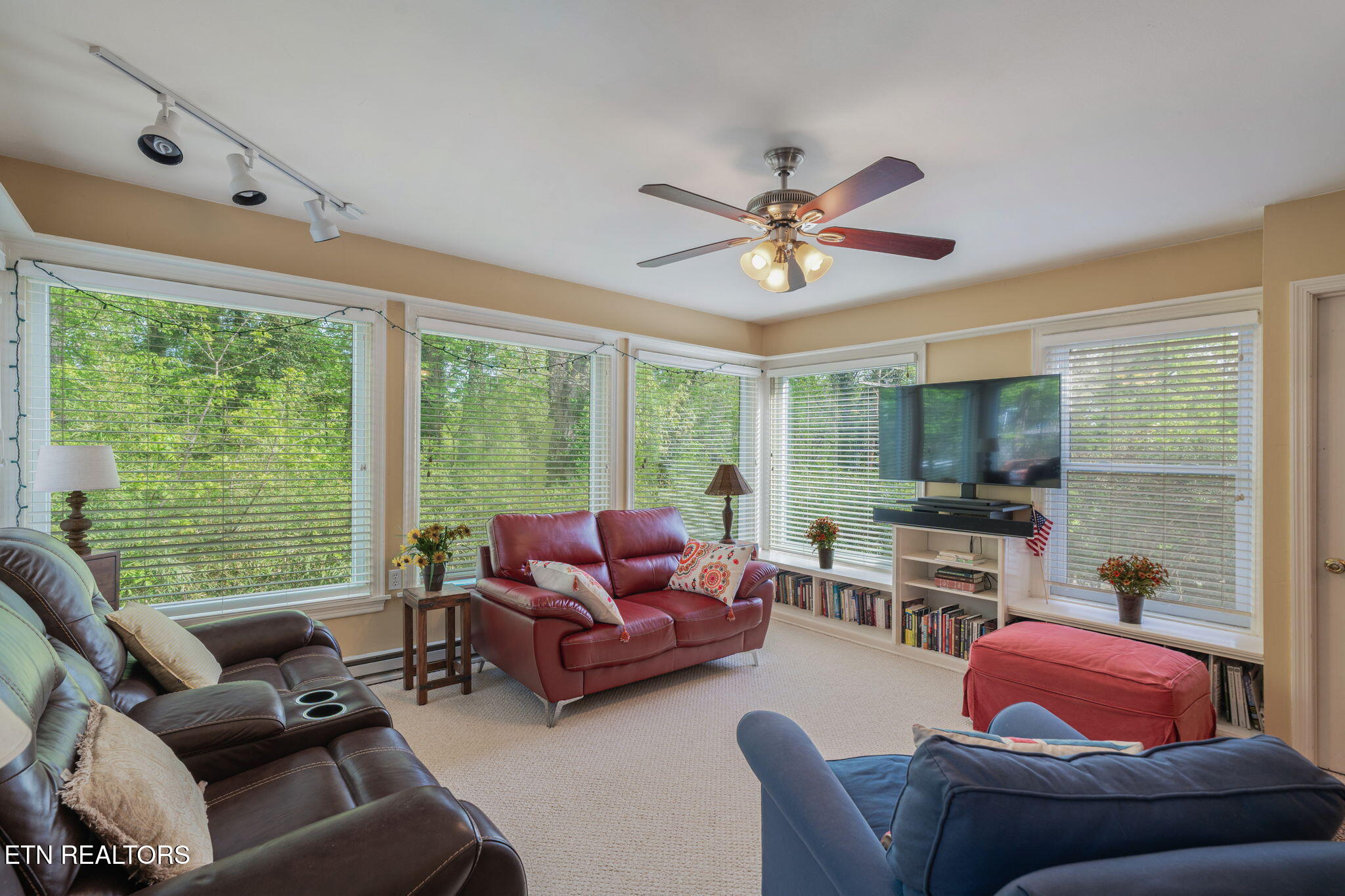 5525 Crestwood Drive Knoxville TN 37914