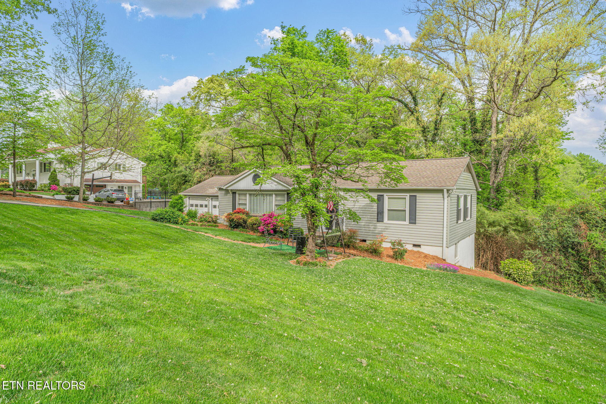 5525 Crestwood Drive Knoxville TN 37914