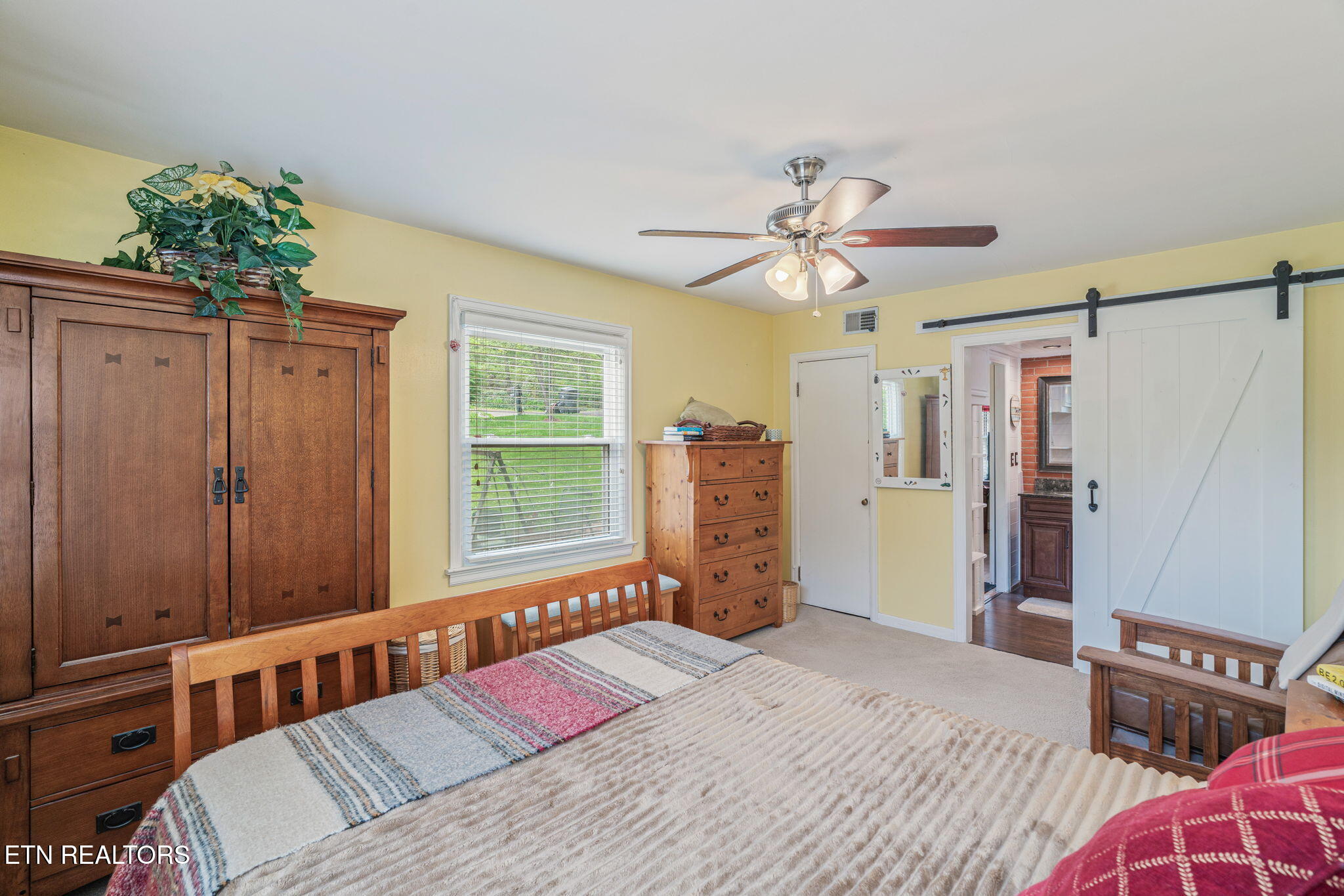 5525 Crestwood Drive Knoxville TN 37914