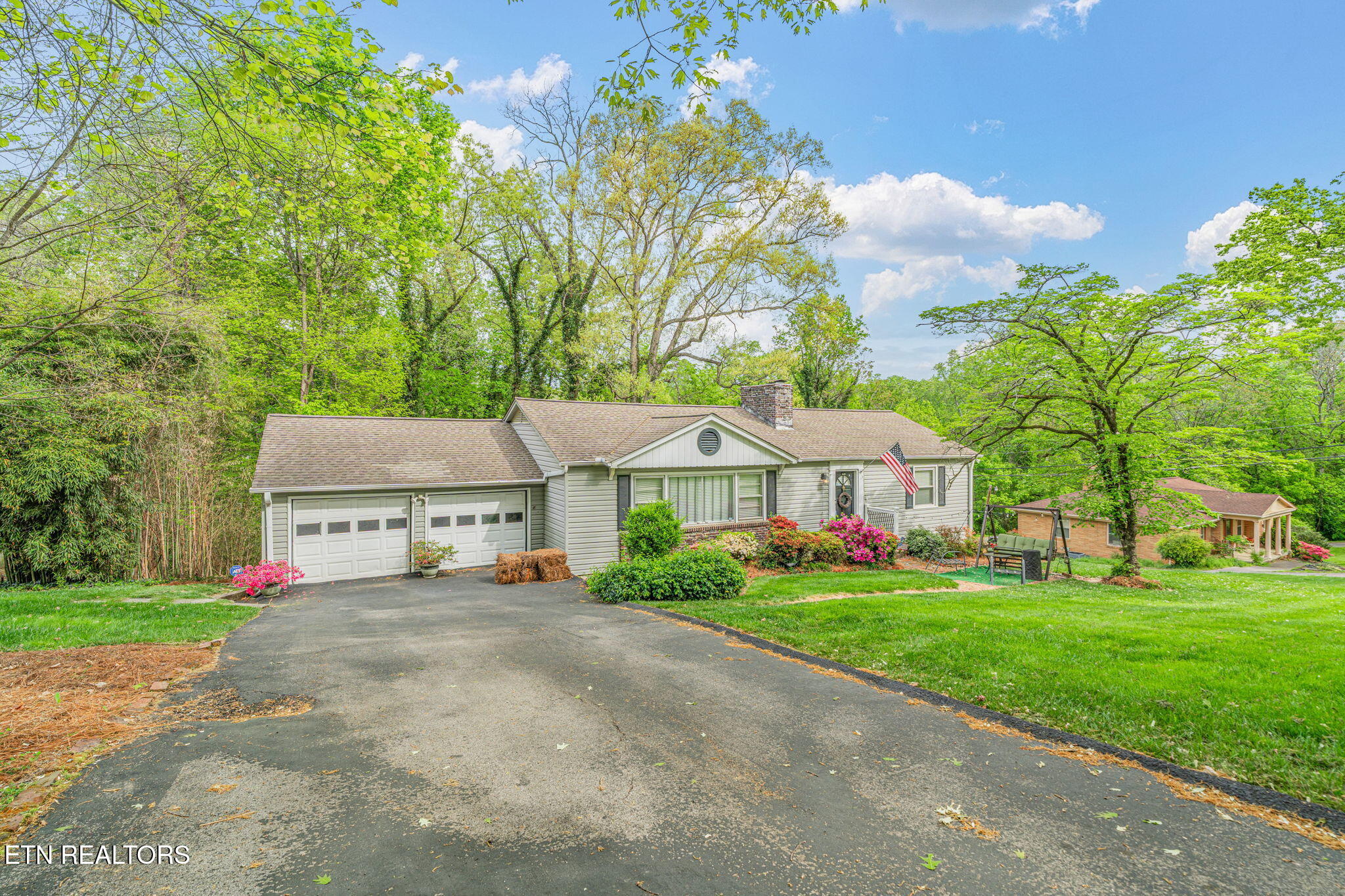 5525 Crestwood Drive Knoxville TN 37914