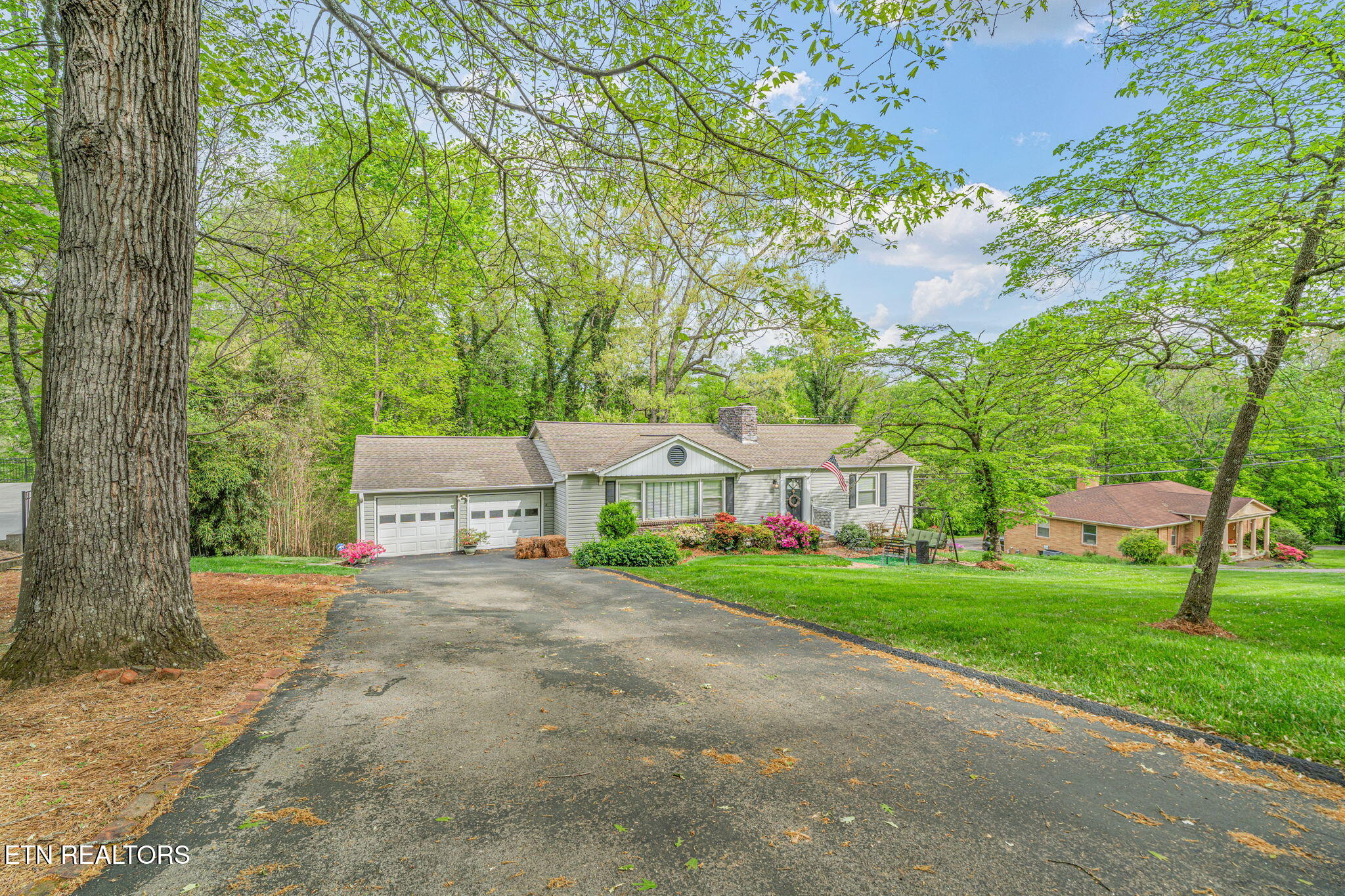 5525 Crestwood Drive Knoxville TN 37914