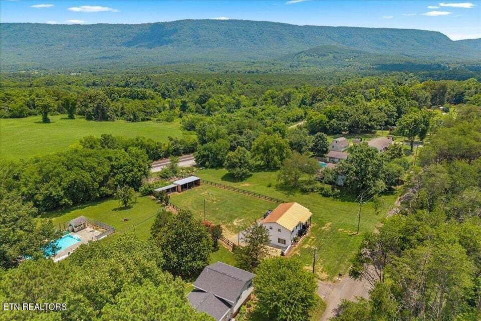 119 County Road 887 Etowah TN 37331