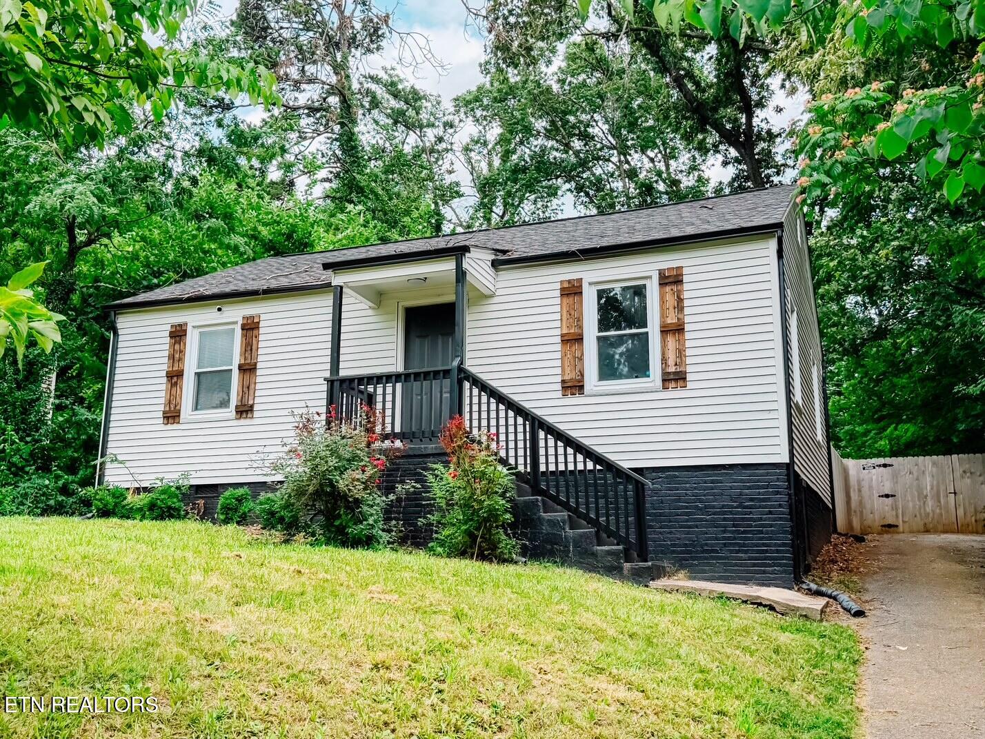 2512 Greenfield Lane Knoxville TN 37917