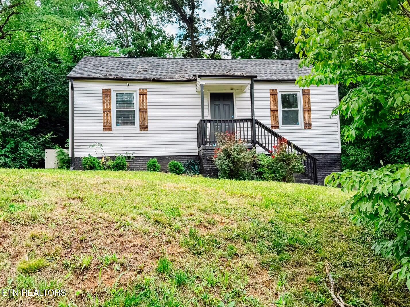 2512 Greenfield Lane Knoxville TN 37917