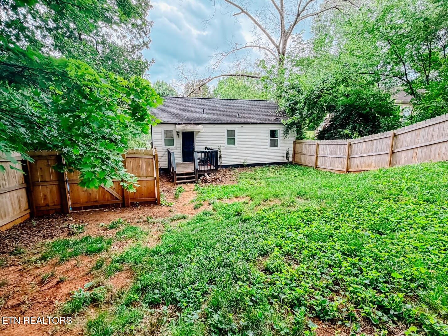 2512 Greenfield Lane Knoxville TN 37917