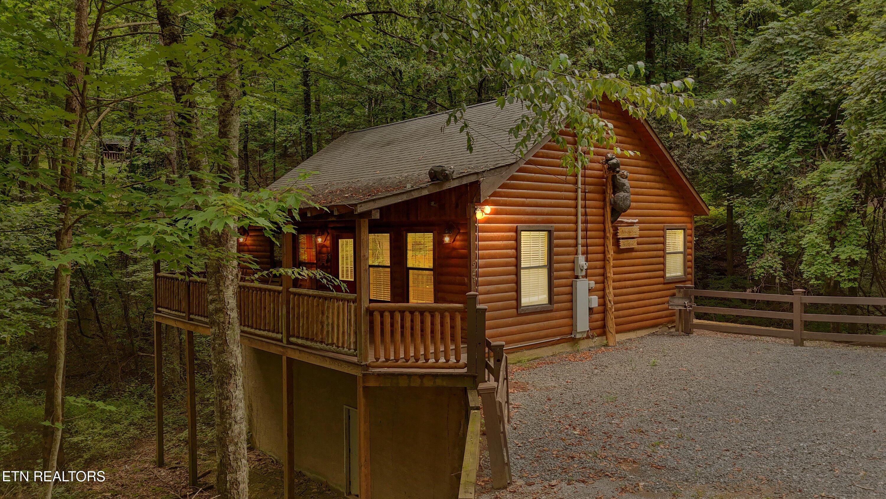 927 Stone Trail Sevierville TN 37876
