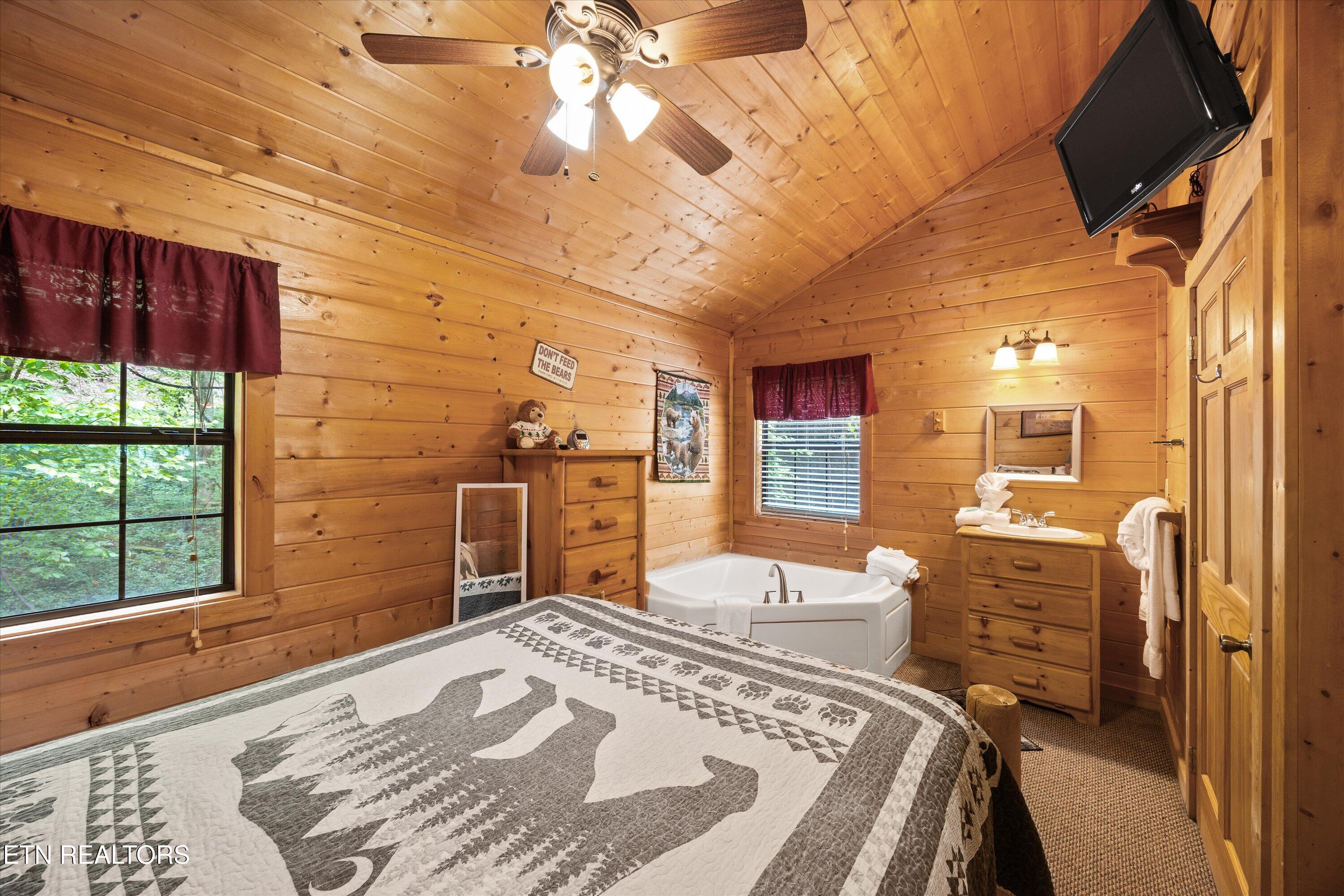 927 Stone Trail Sevierville TN 37876