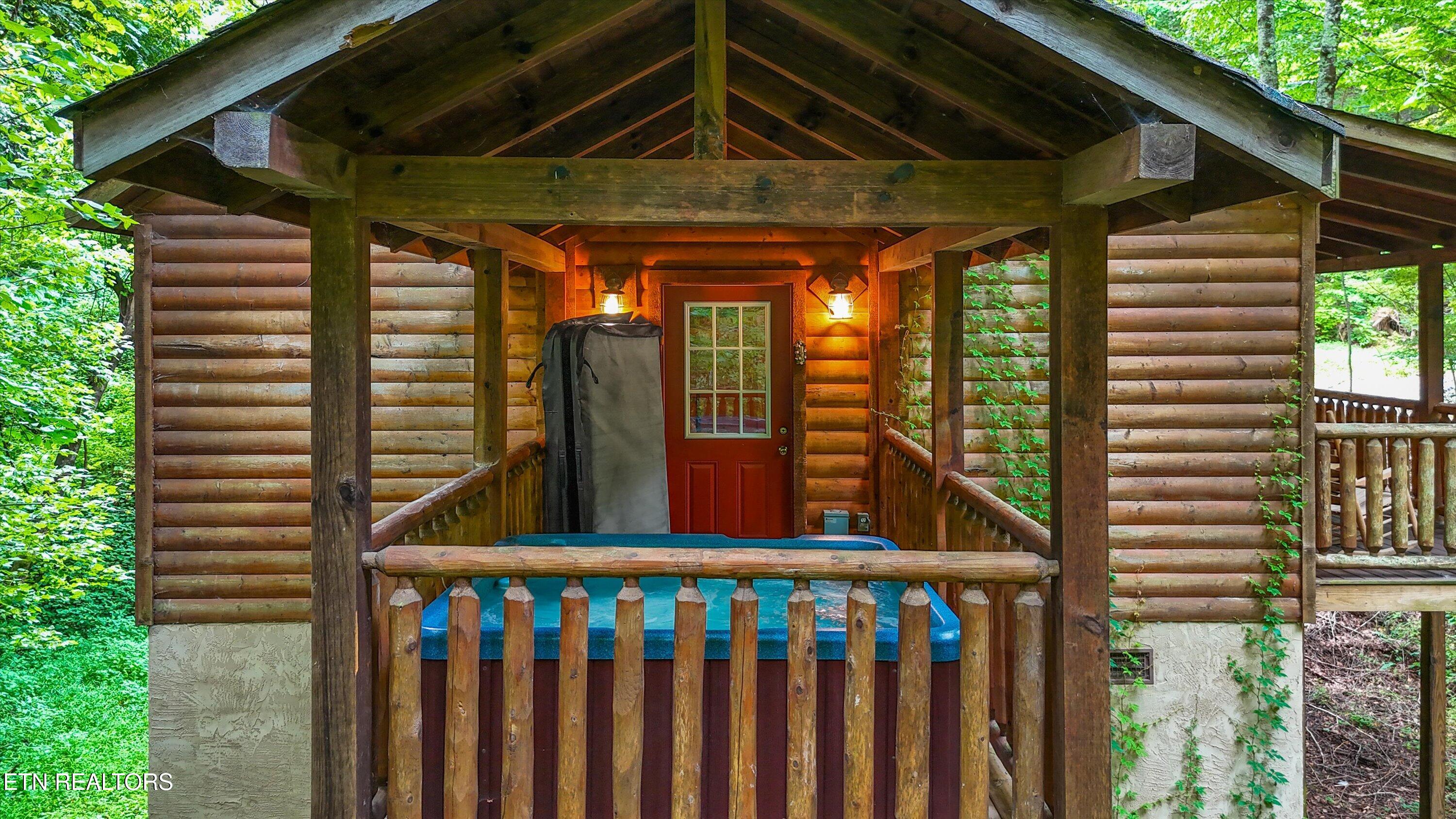 927 Stone Trail Sevierville TN 37876
