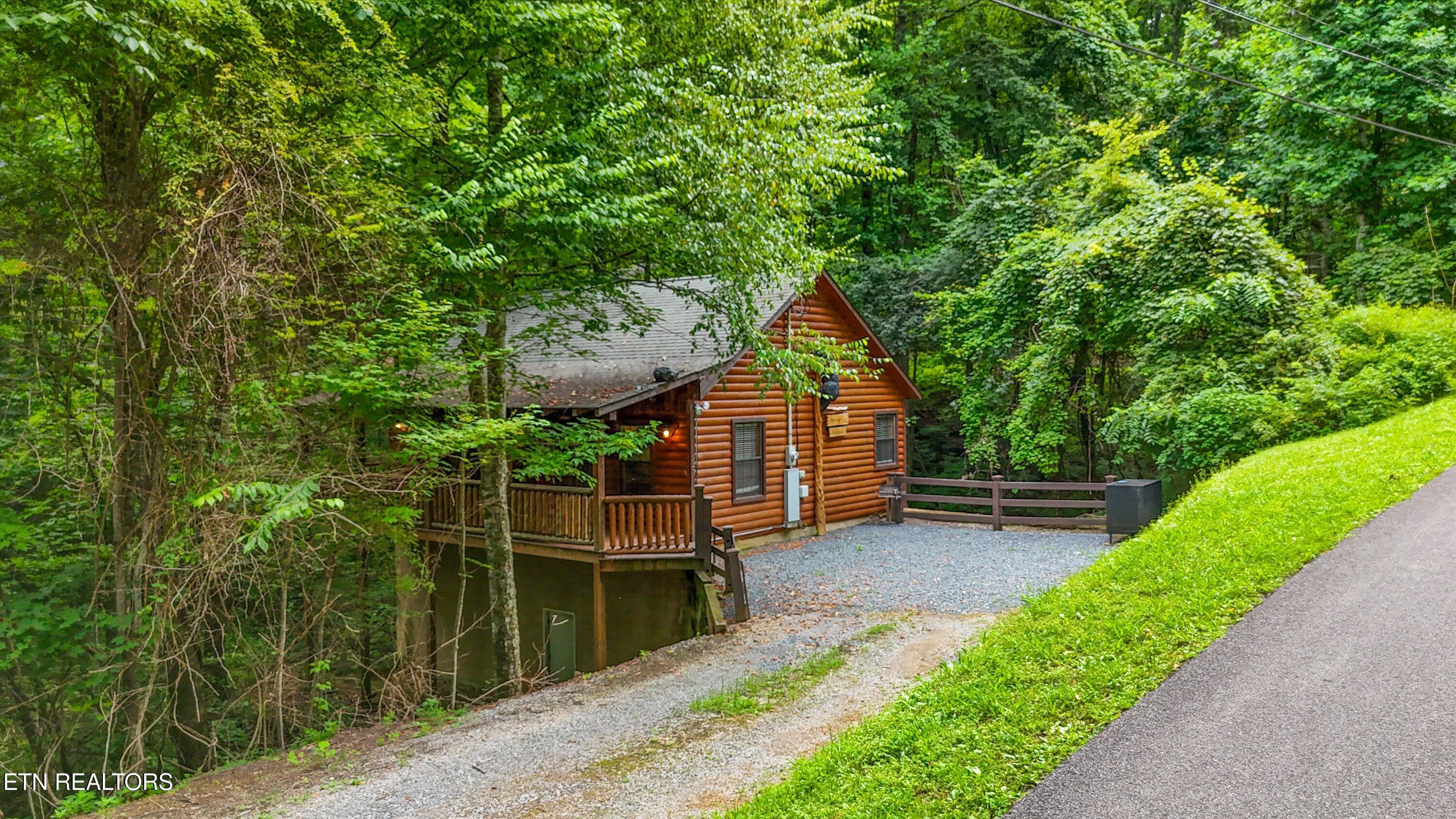 927 Stone Trail Sevierville TN 37876