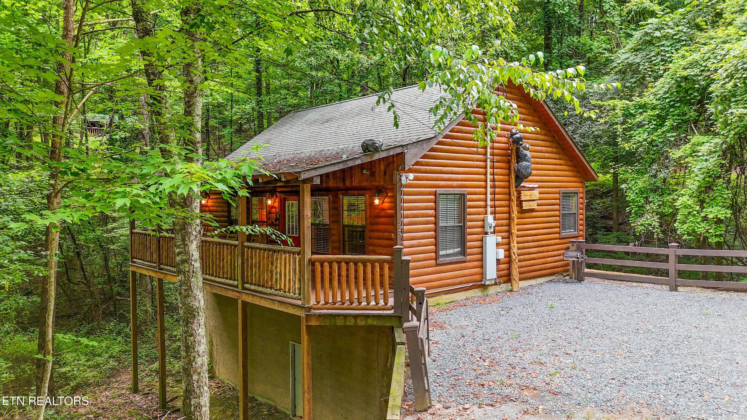 927 Stone Trail Sevierville TN 37876