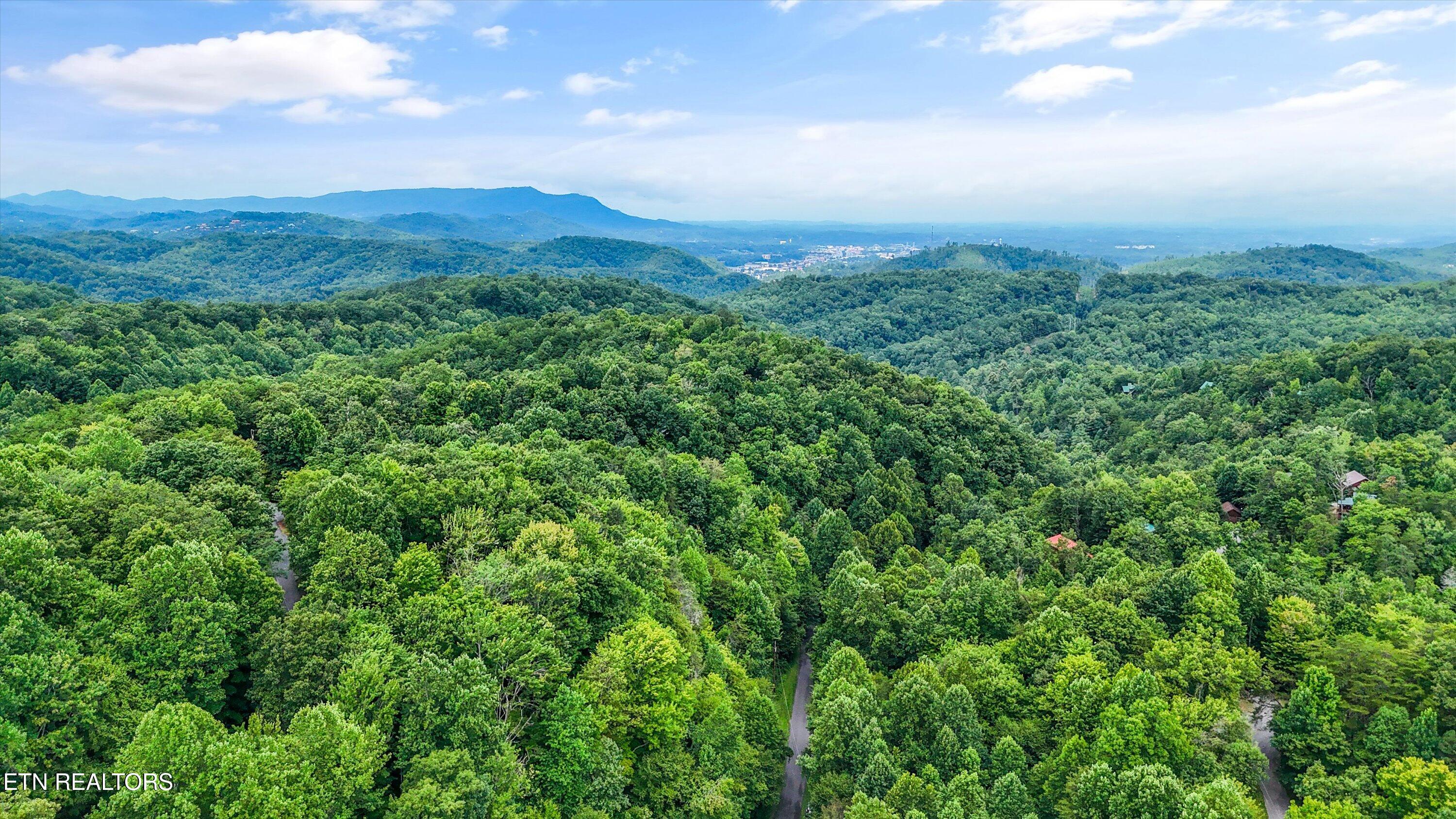927 Stone Trail Sevierville TN 37876