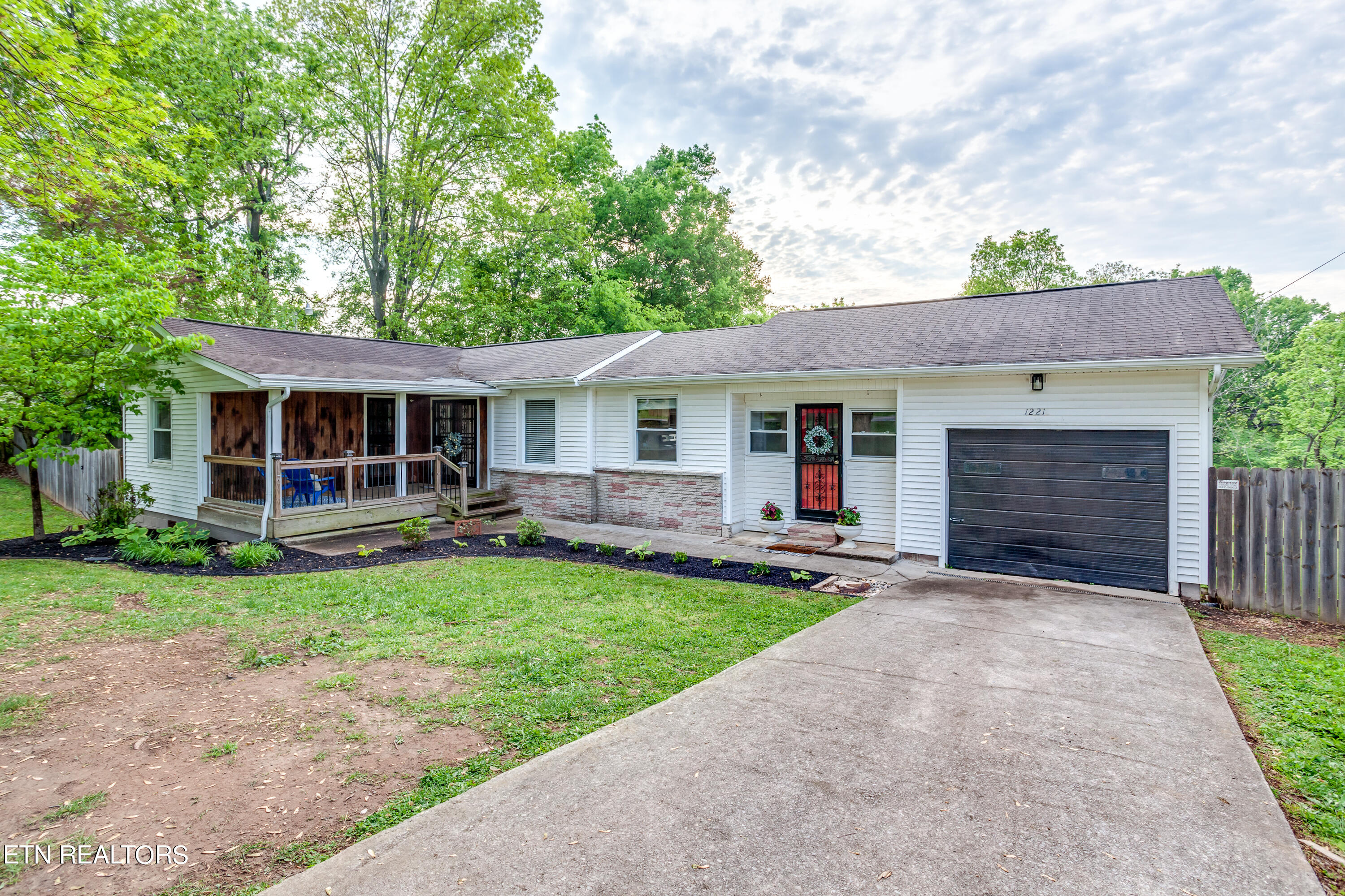 1221 Bradshaw Garden Road Knoxville TN 37912