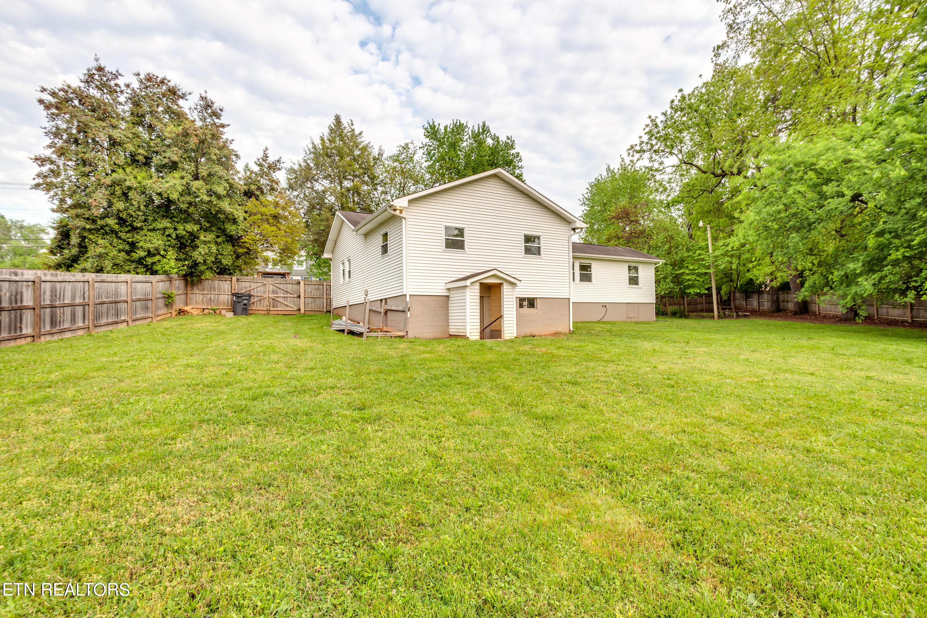 1221 Bradshaw Garden Road Knoxville TN 37912