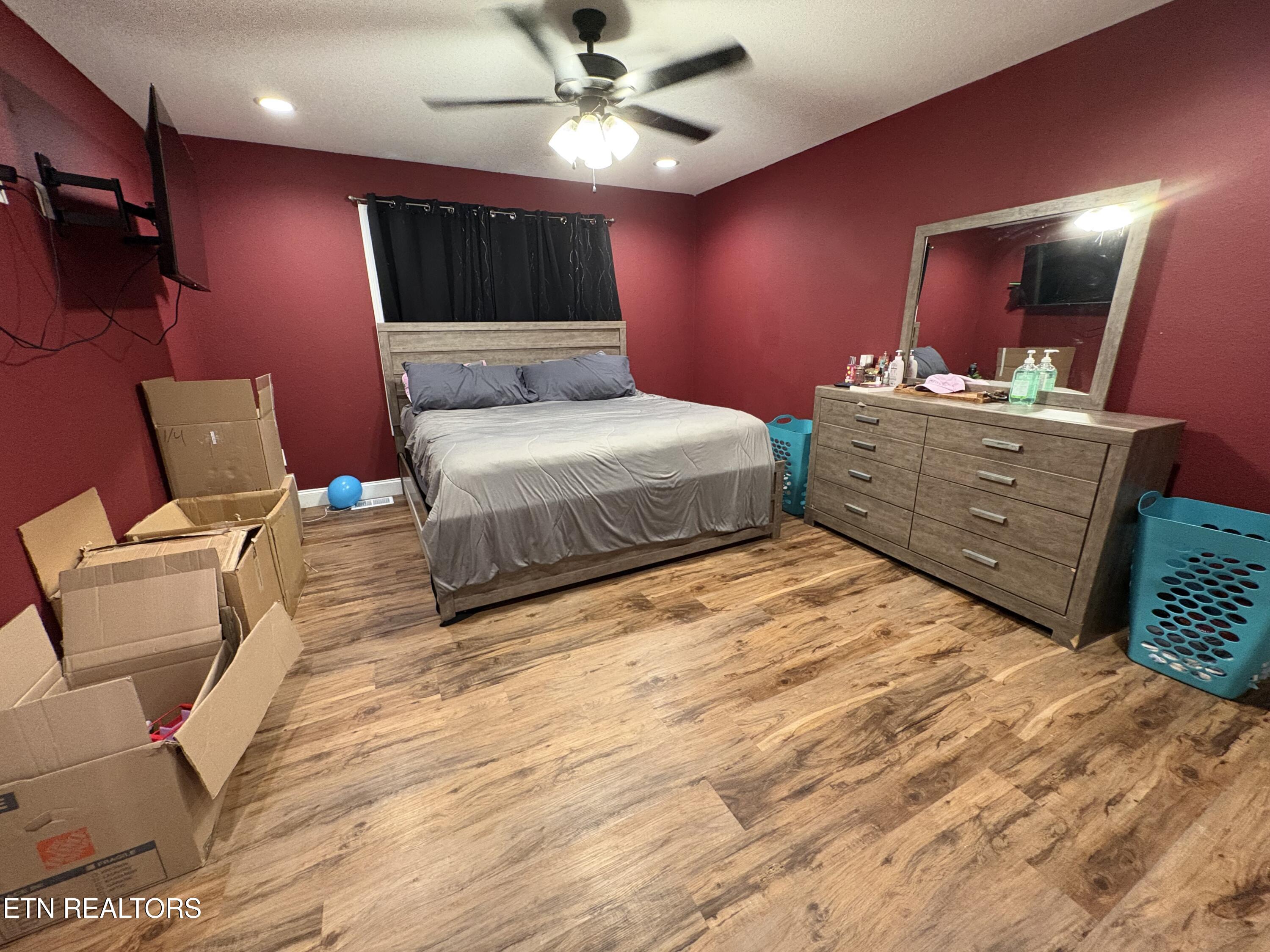 327 Thomas Loop Road Sevierville TN 37876