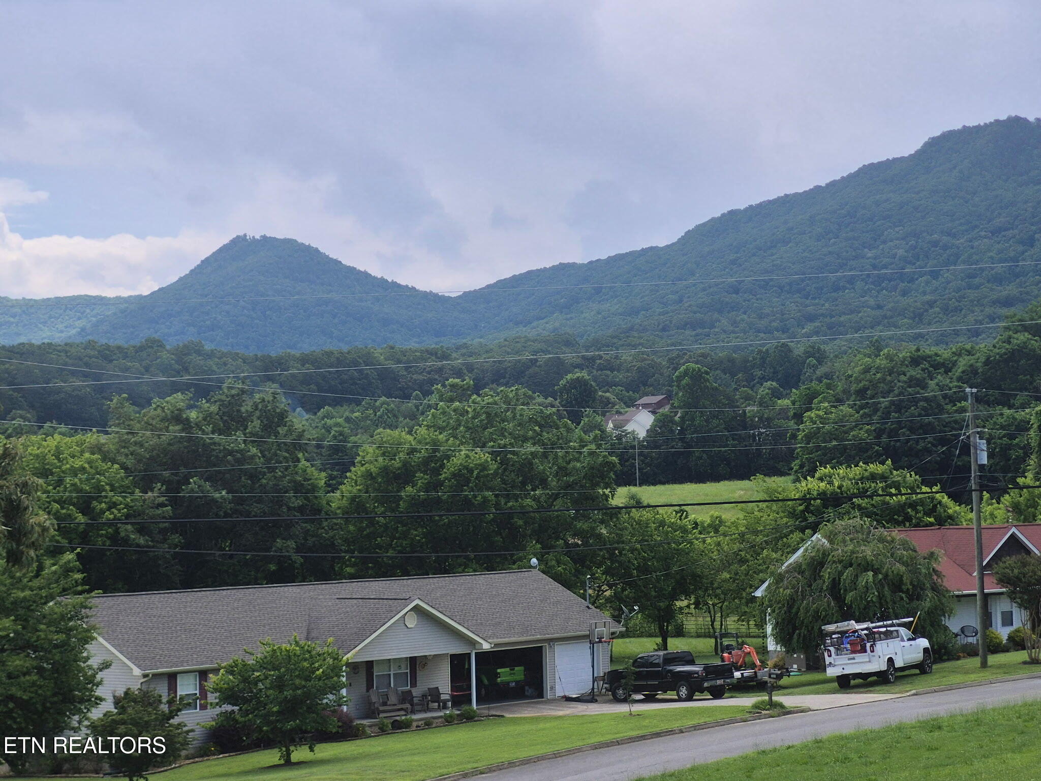 327 Thomas Loop Road Sevierville TN 37876