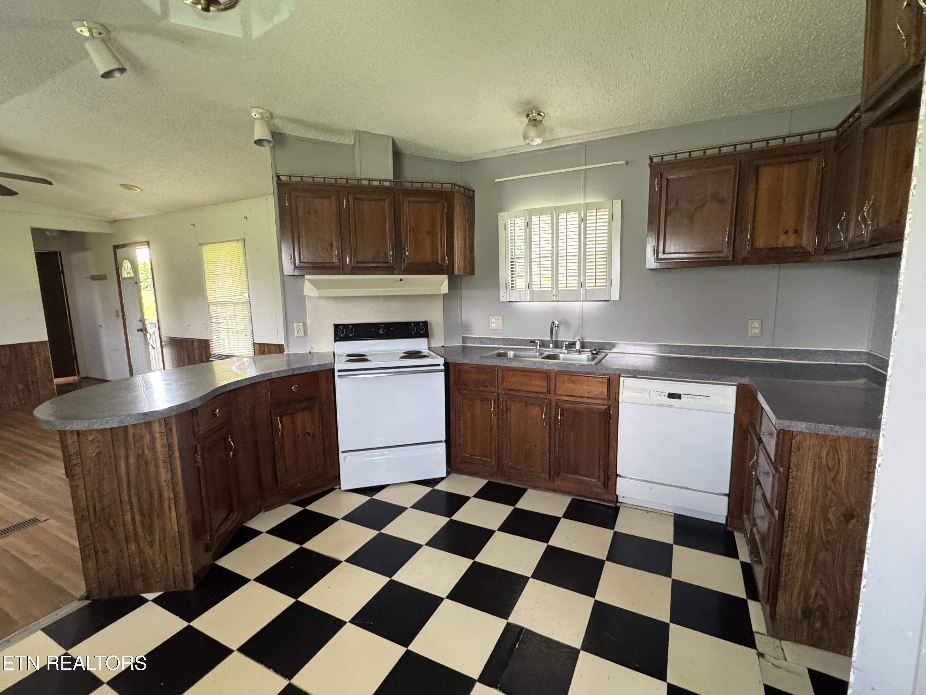 865 Shade Pressnell Road Tazewell TN 37879