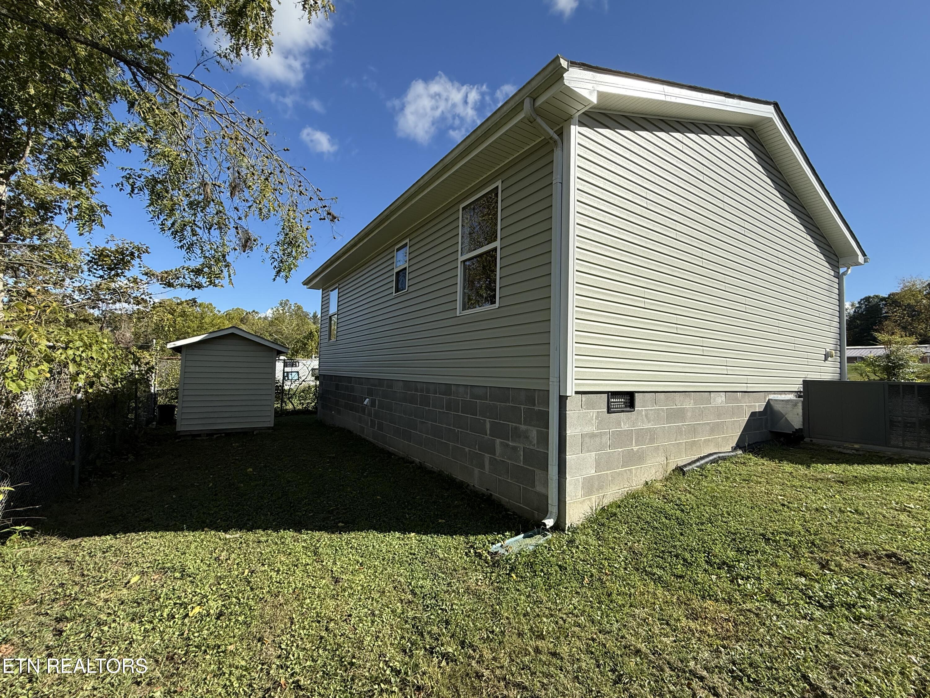 7913 Morgan Co Highway Sunbright TN 37872