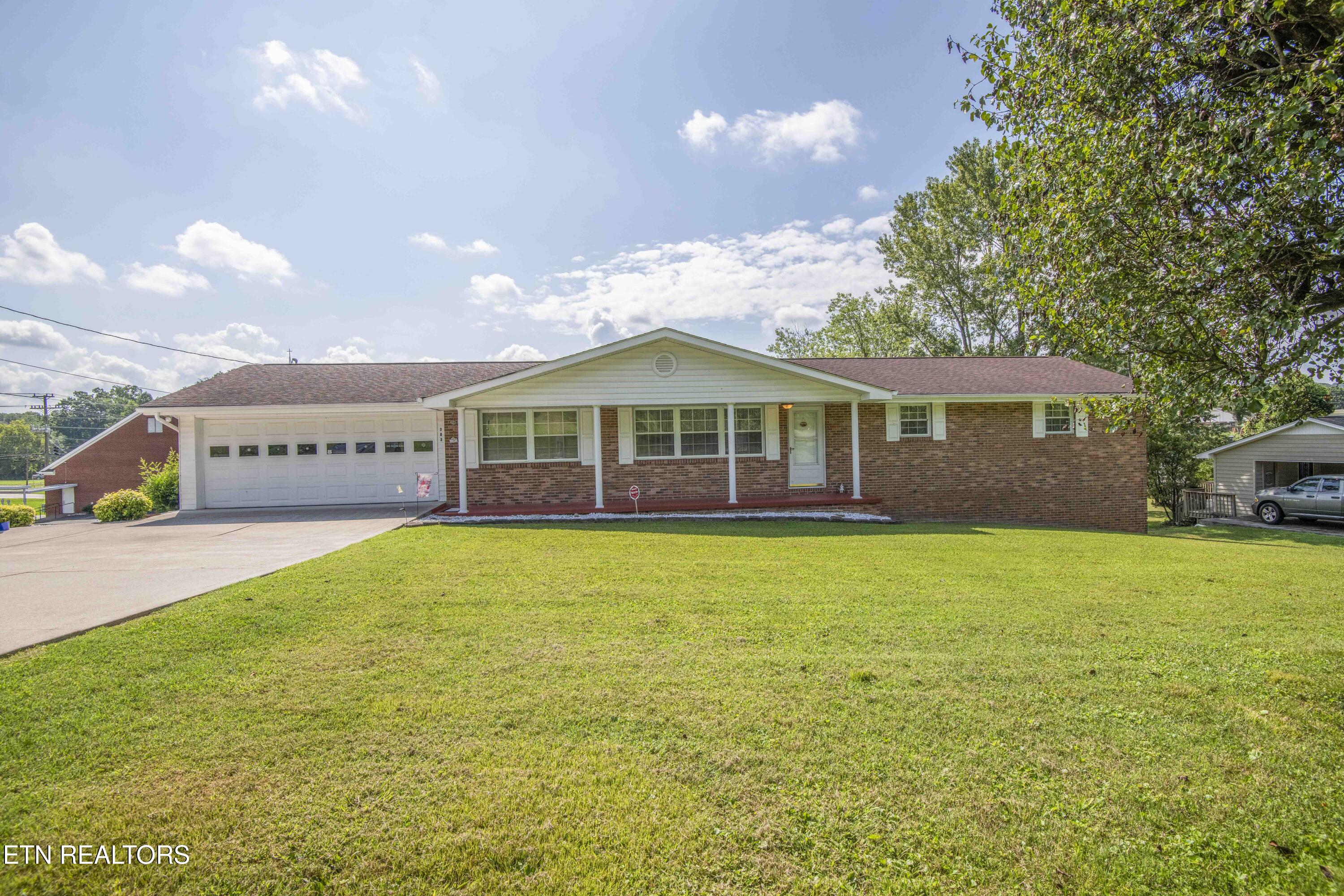 303 Sanford Avenue Clinton TN 37716