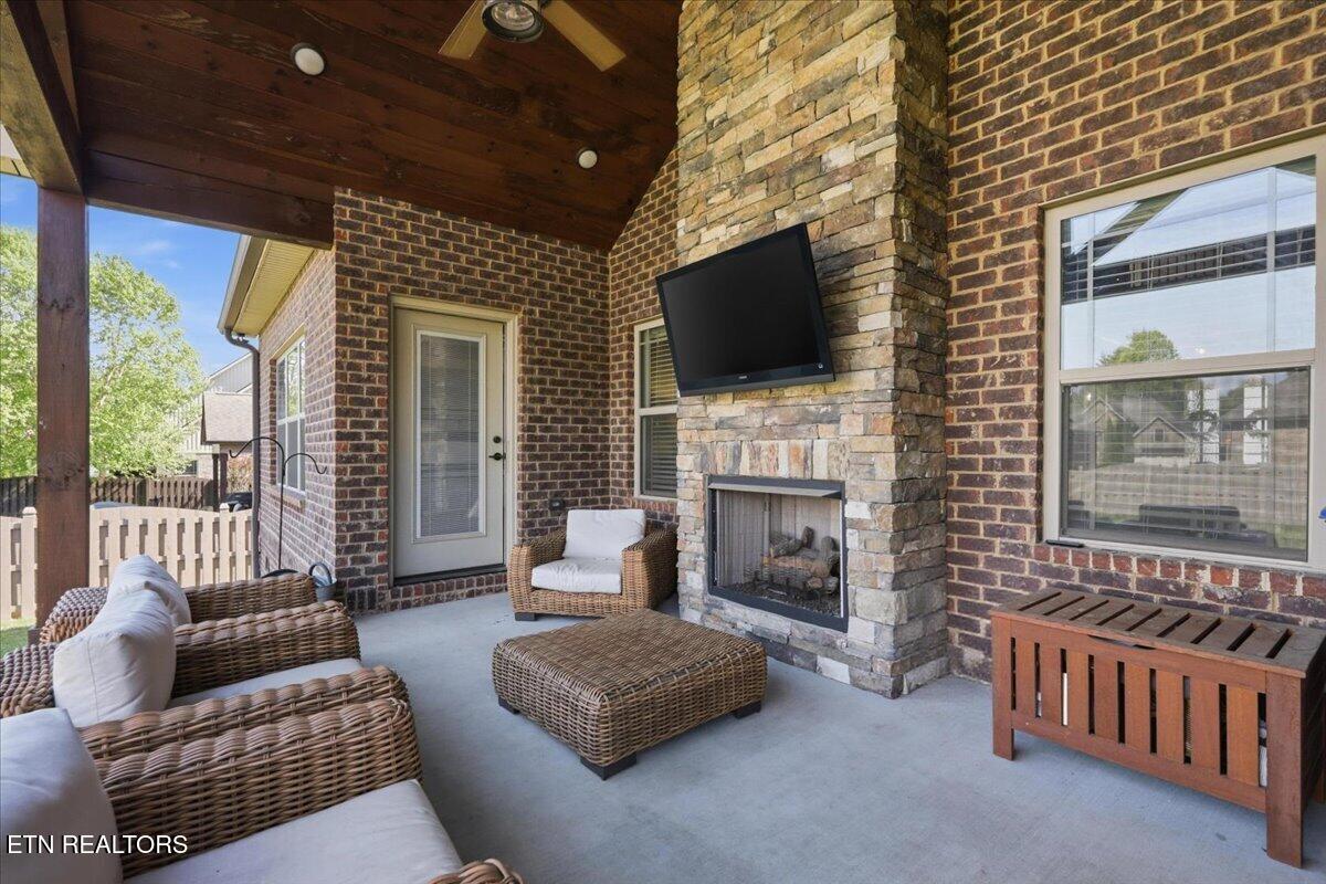 2113 Leah Lane Maryville TN 37803
