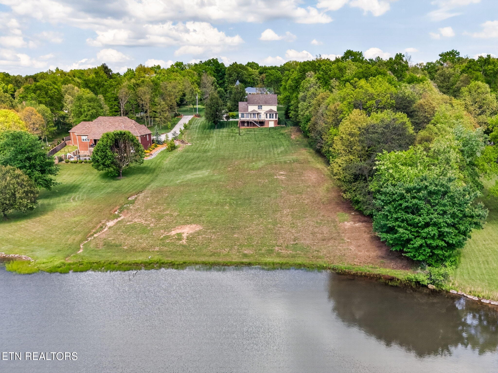 321 Magnolia Lane Crossville TN 38555