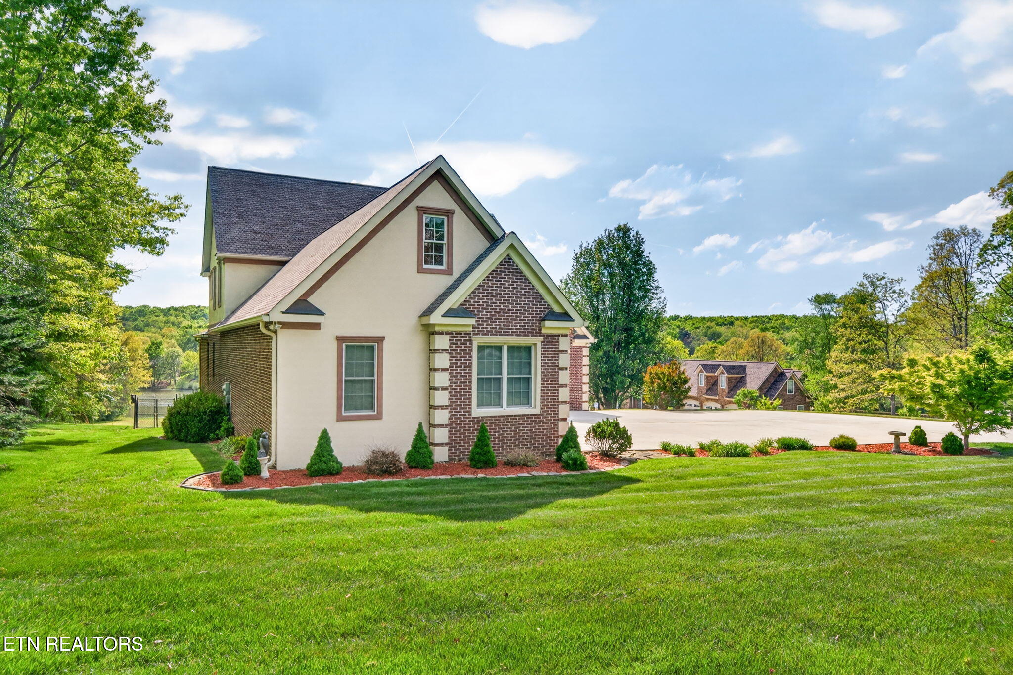 321 Magnolia Lane Crossville TN 38555