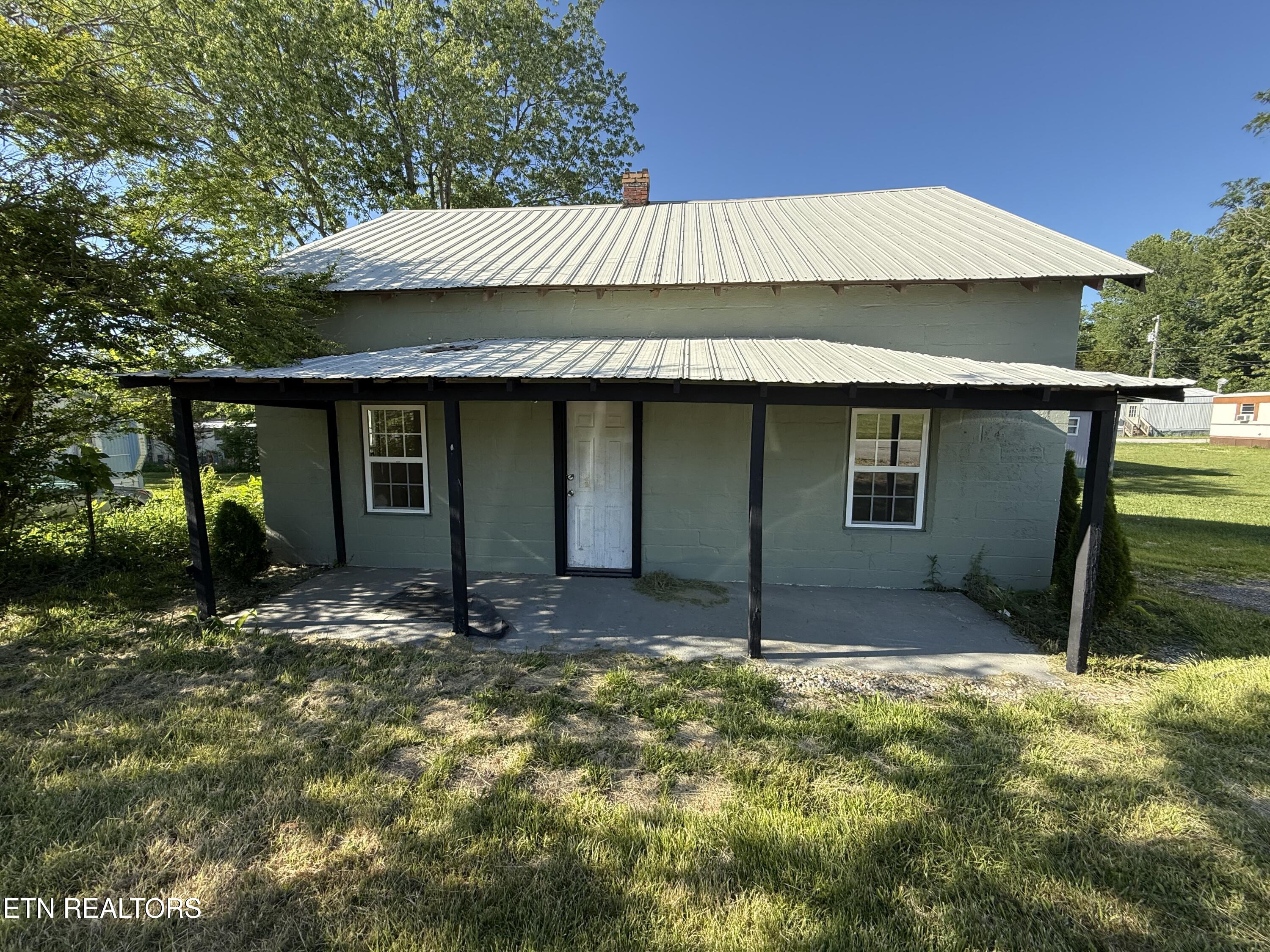 210 E Woodlawn Avenue Jamestown TN 38556