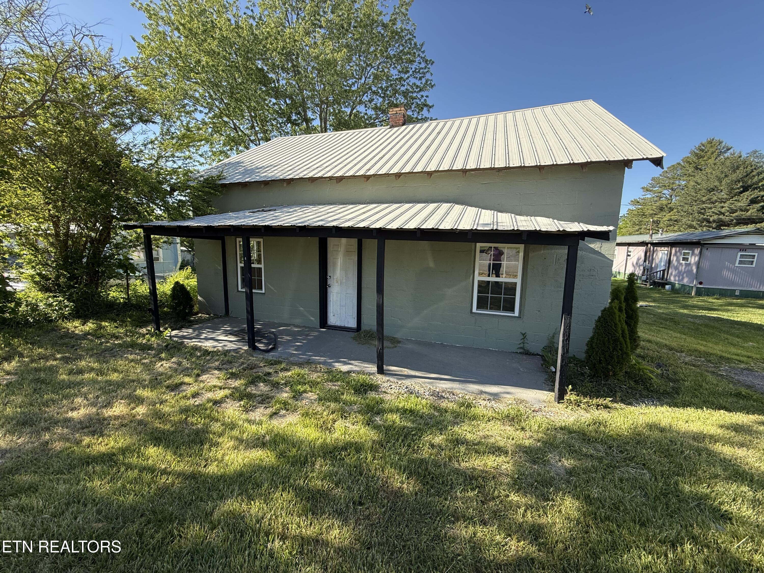 210 E Woodlawn Avenue Jamestown TN 38556