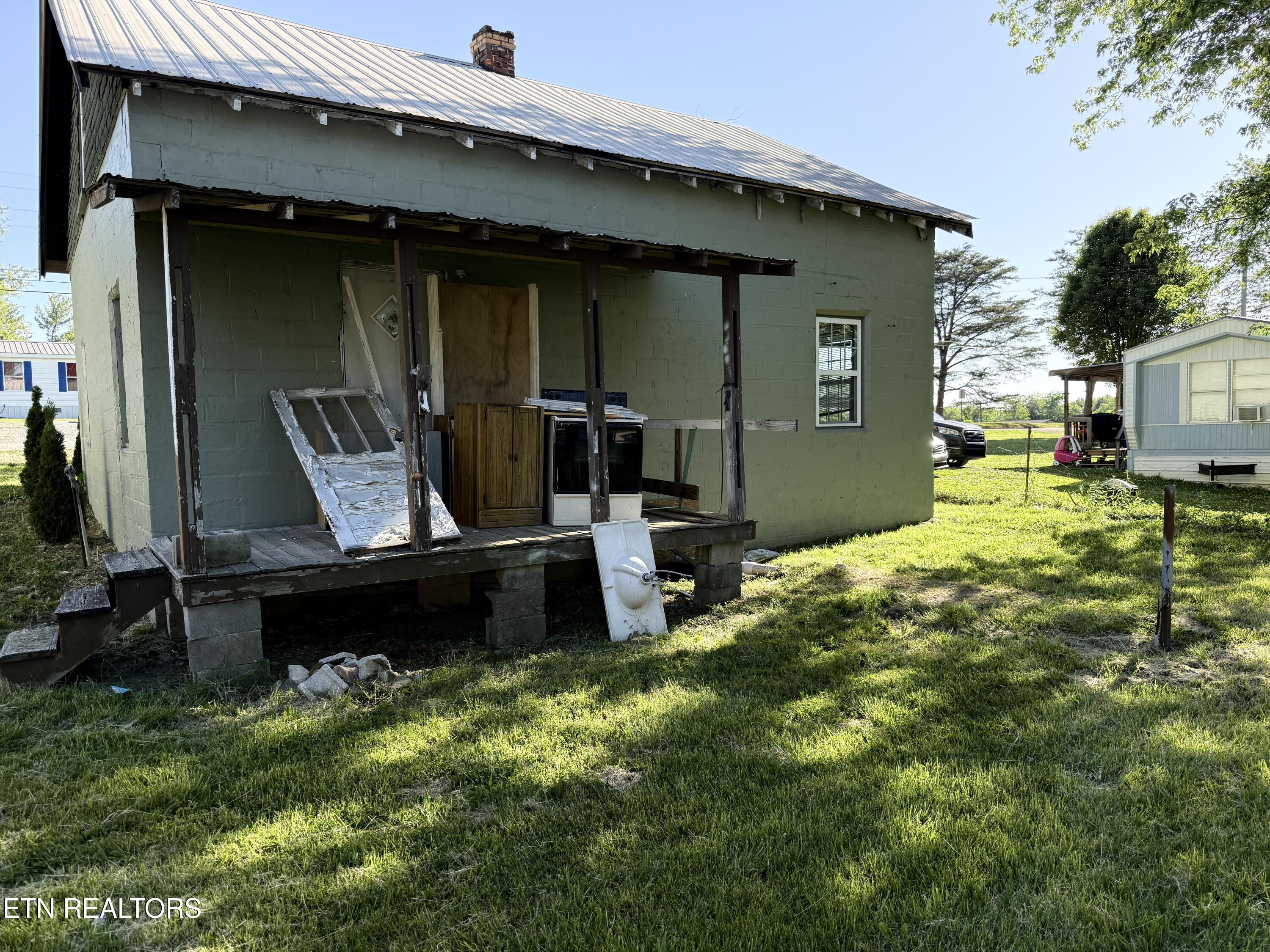 210 E Woodlawn Avenue Jamestown TN 38556