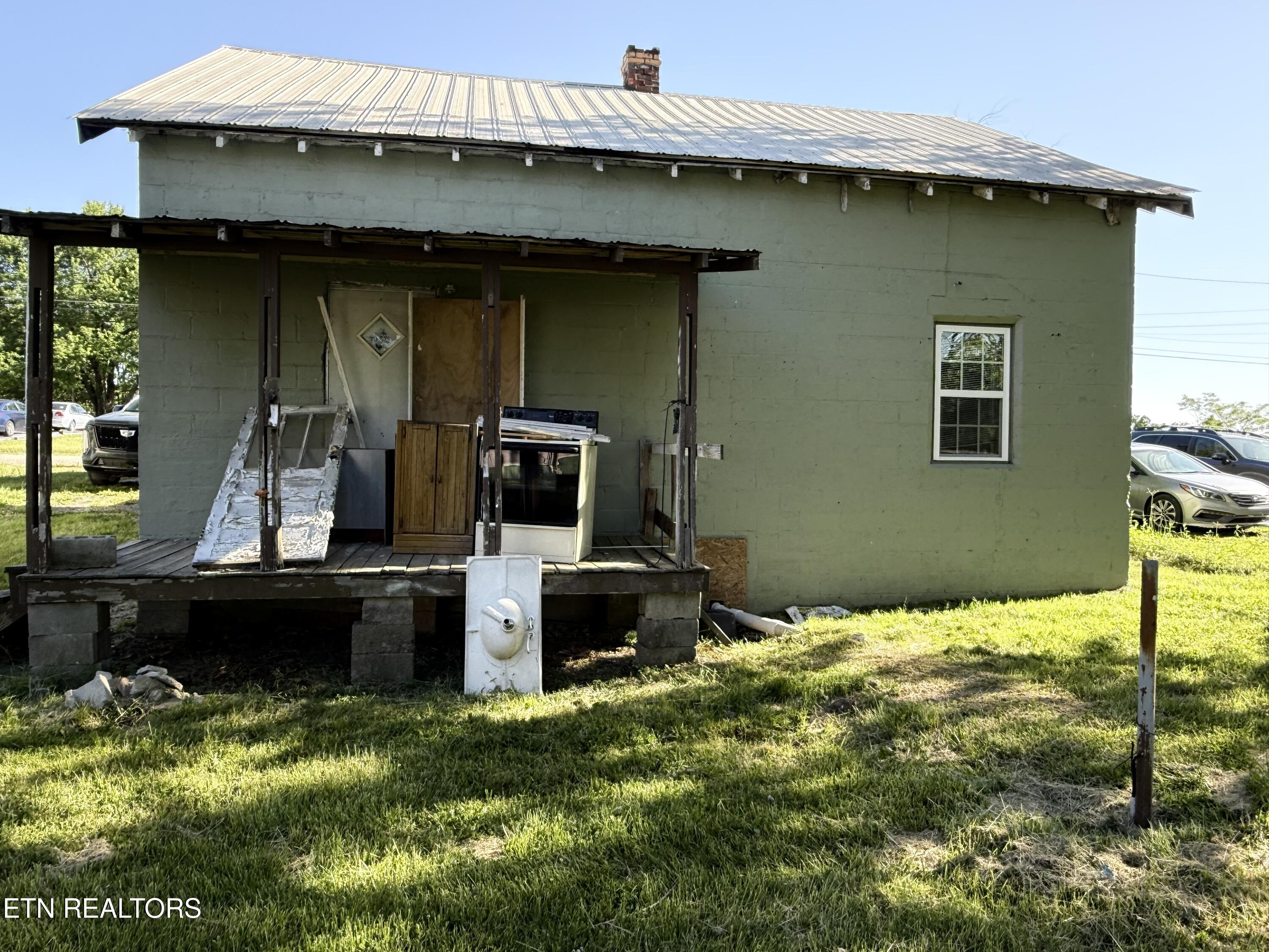 210 E Woodlawn Avenue Jamestown TN 38556