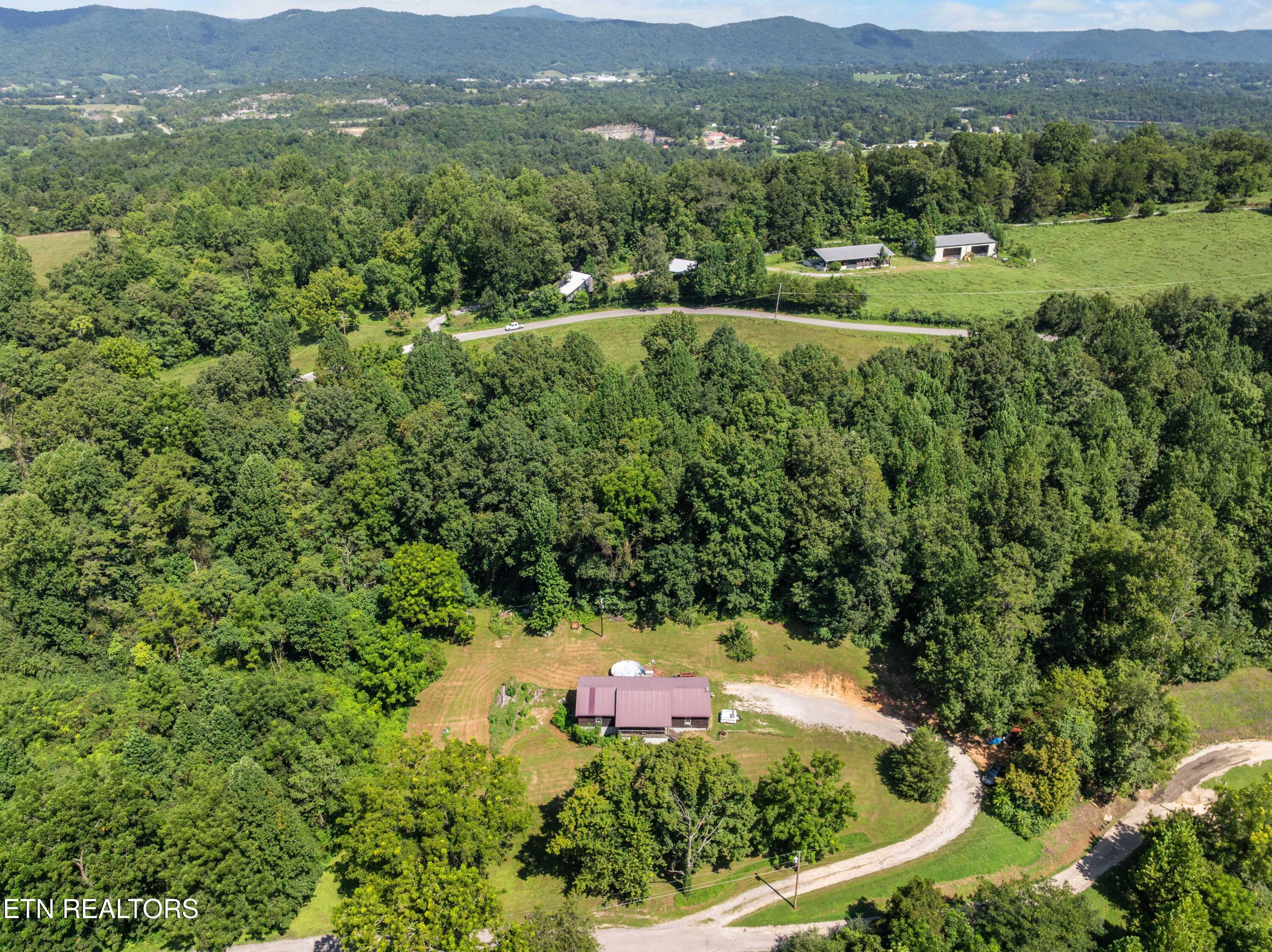 187 Vinsant Hollow Lane Jacksboro TN 37757