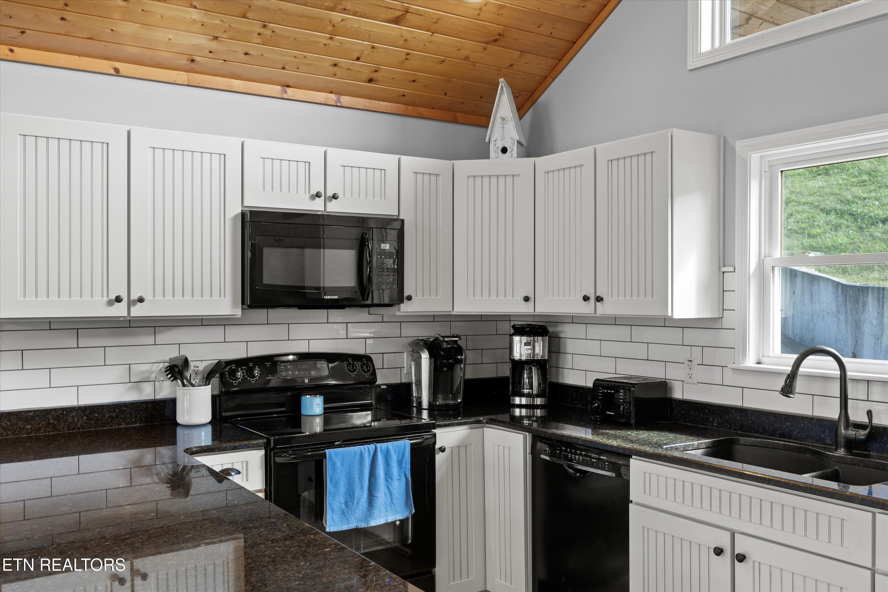 121 Hidden Lane Lafollette TN 37766